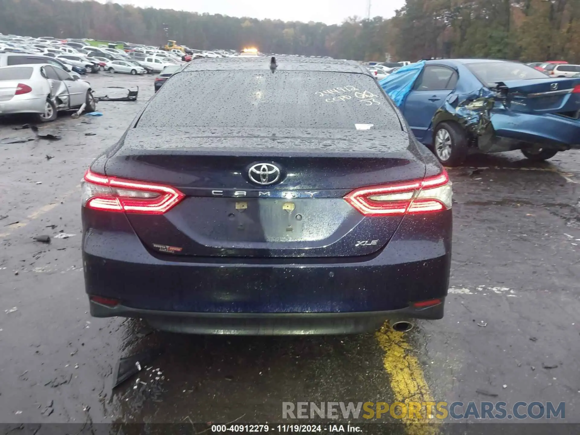 16 Photograph of a damaged car 4T1F11AK0MU599621 TOYOTA CAMRY 2021