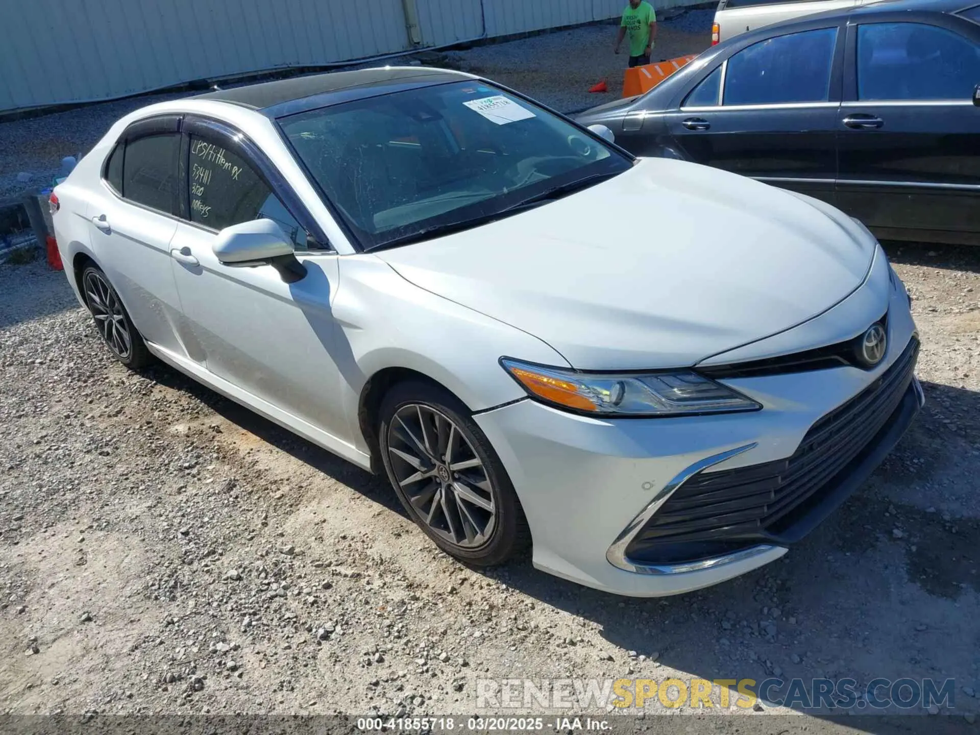 1 Photograph of a damaged car 4T1F11AK4MU534111 TOYOTA CAMRY 2021