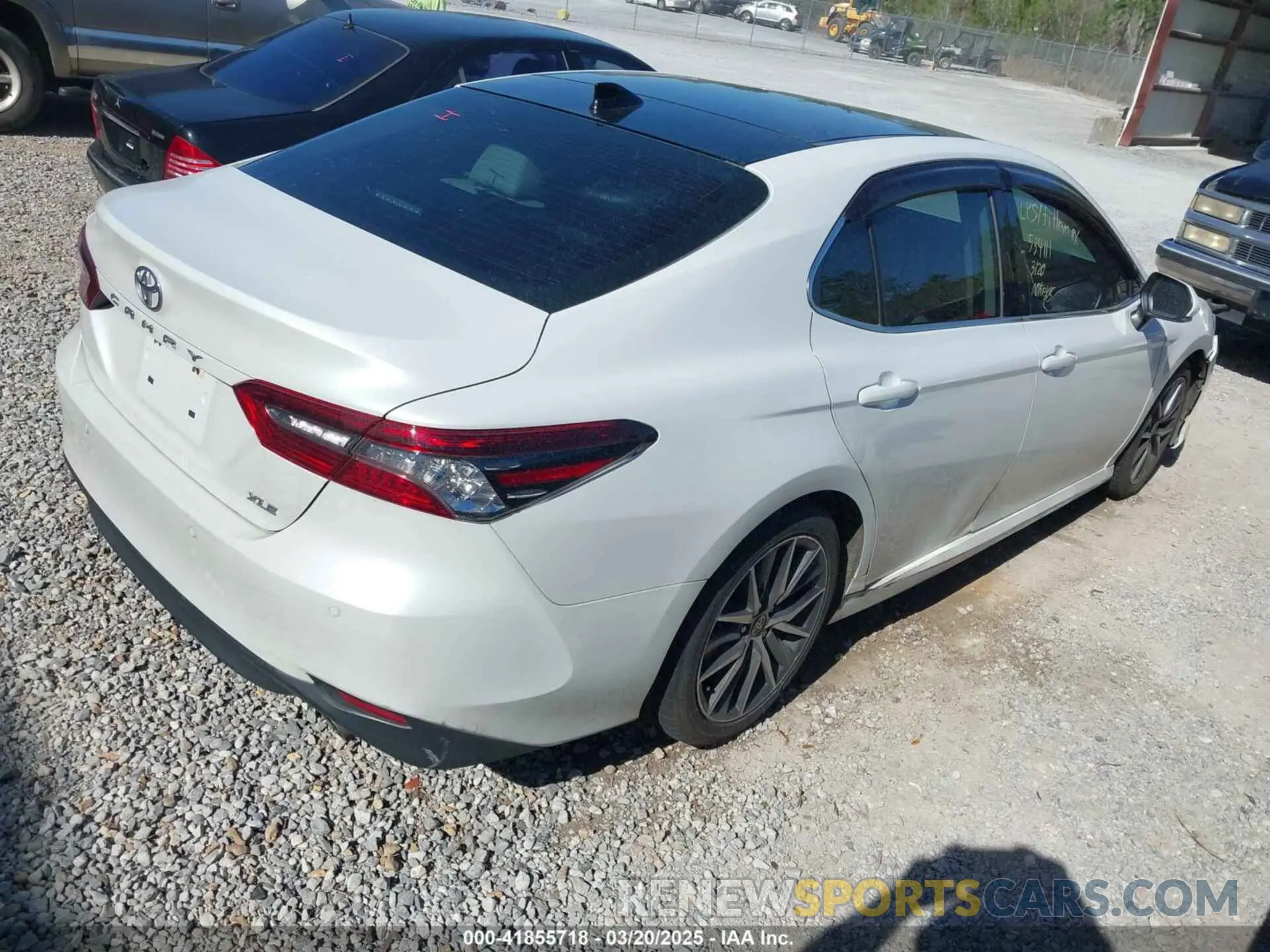 4 Photograph of a damaged car 4T1F11AK4MU534111 TOYOTA CAMRY 2021