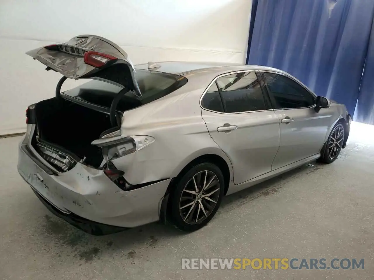 3 Photograph of a damaged car 4T1F11AK5MU567280 TOYOTA CAMRY 2021