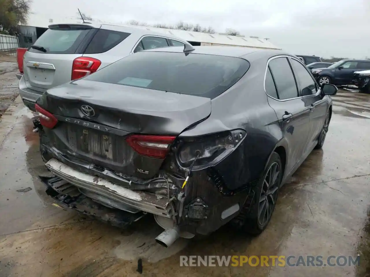 4 Photograph of a damaged car 4T1F11AK5MU570843 TOYOTA CAMRY 2021