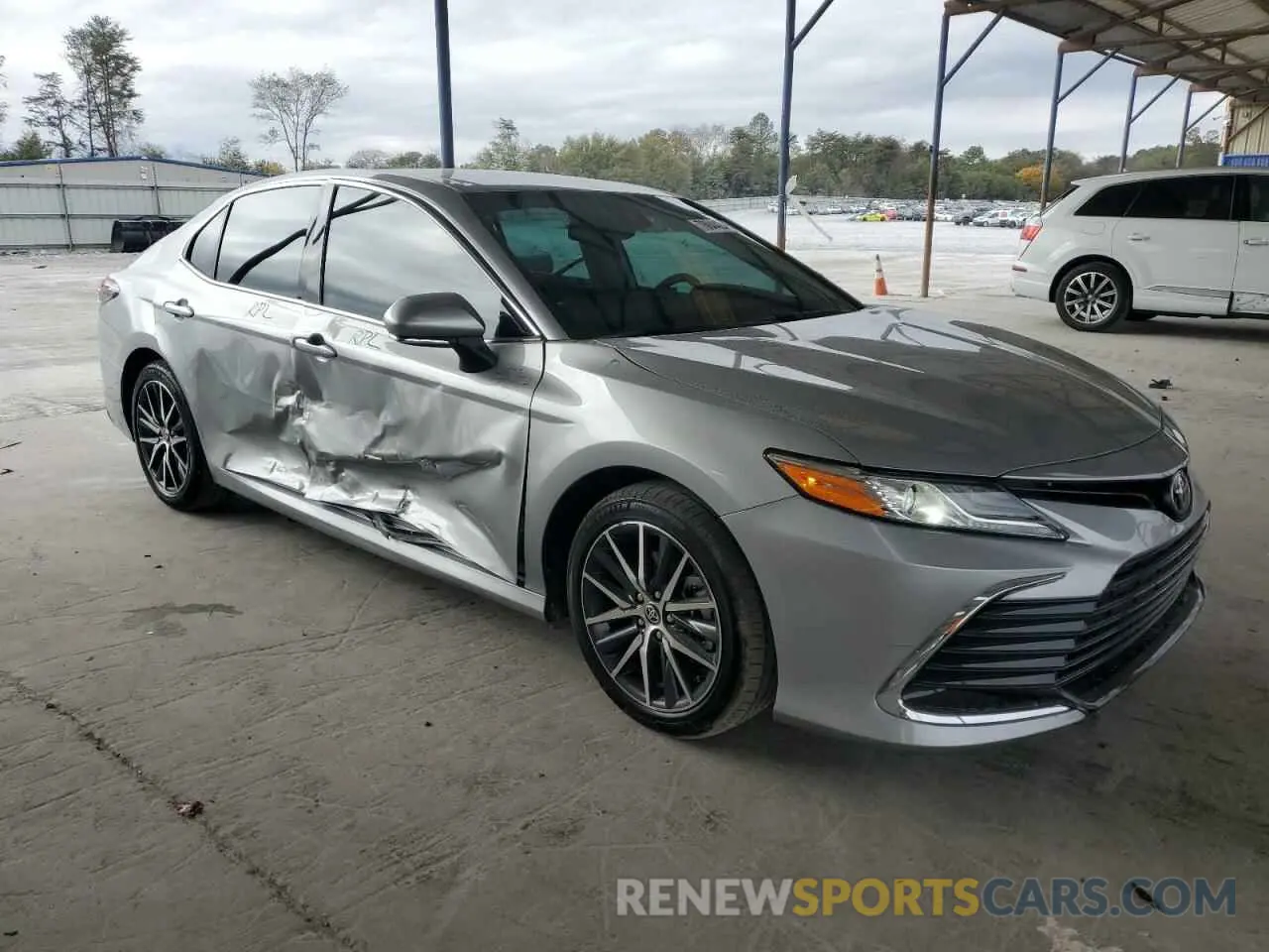 4 Photograph of a damaged car 4T1F11AK6MU427352 TOYOTA CAMRY 2021