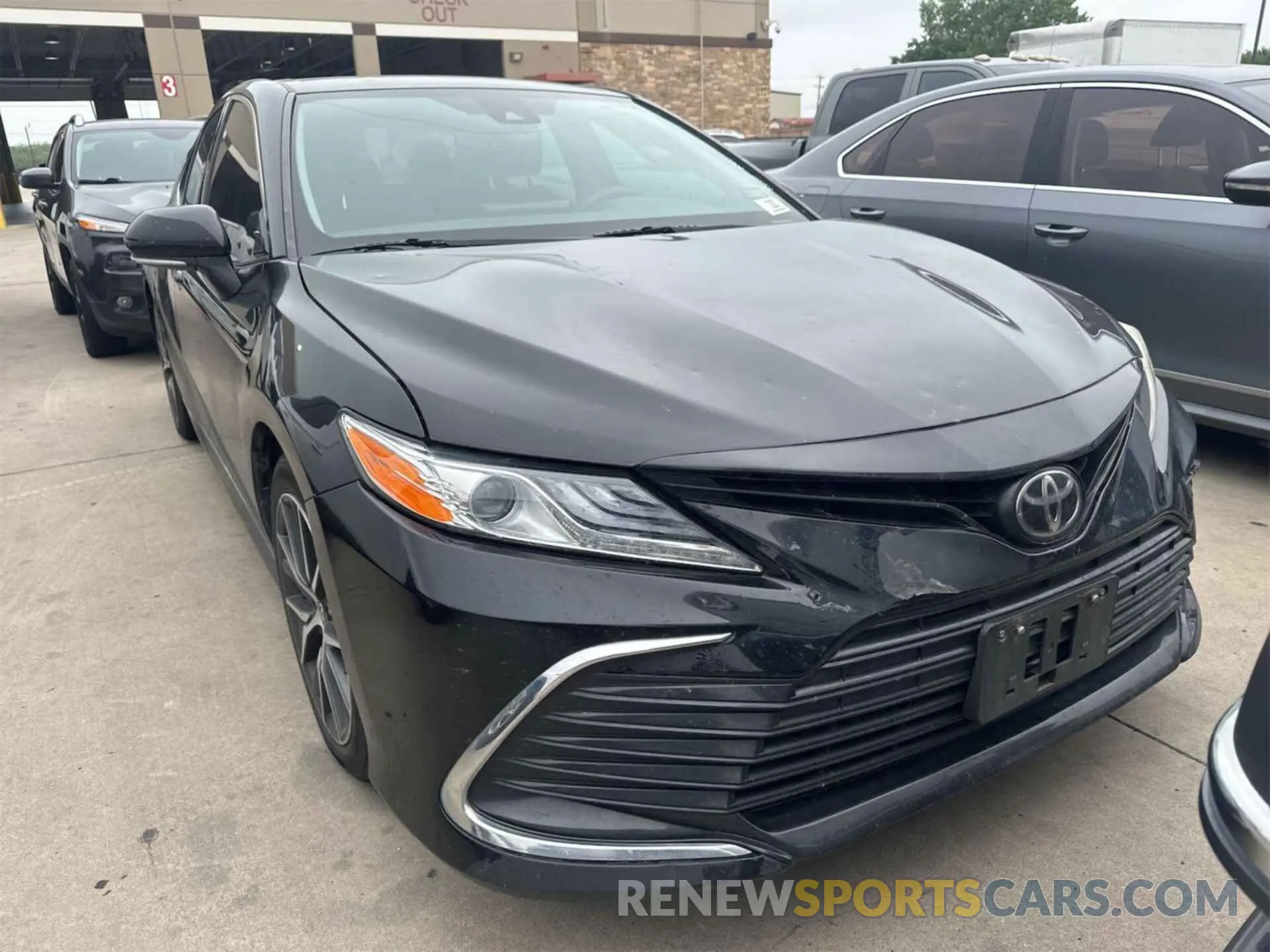 16 Photograph of a damaged car 4T1F11AK6MU434527 TOYOTA CAMRY 2021