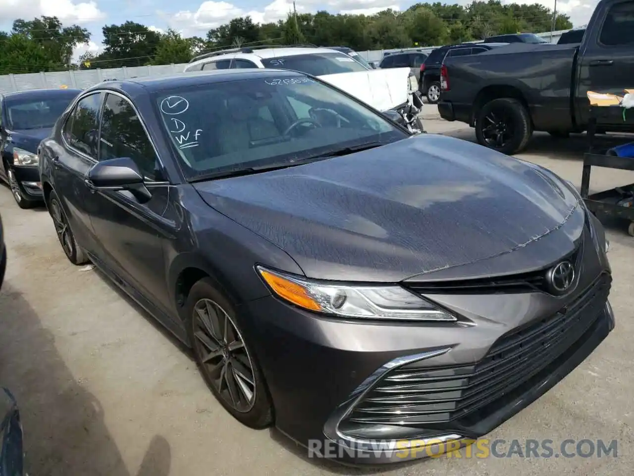 1 Photograph of a damaged car 4T1F11AK6MU584735 TOYOTA CAMRY 2021