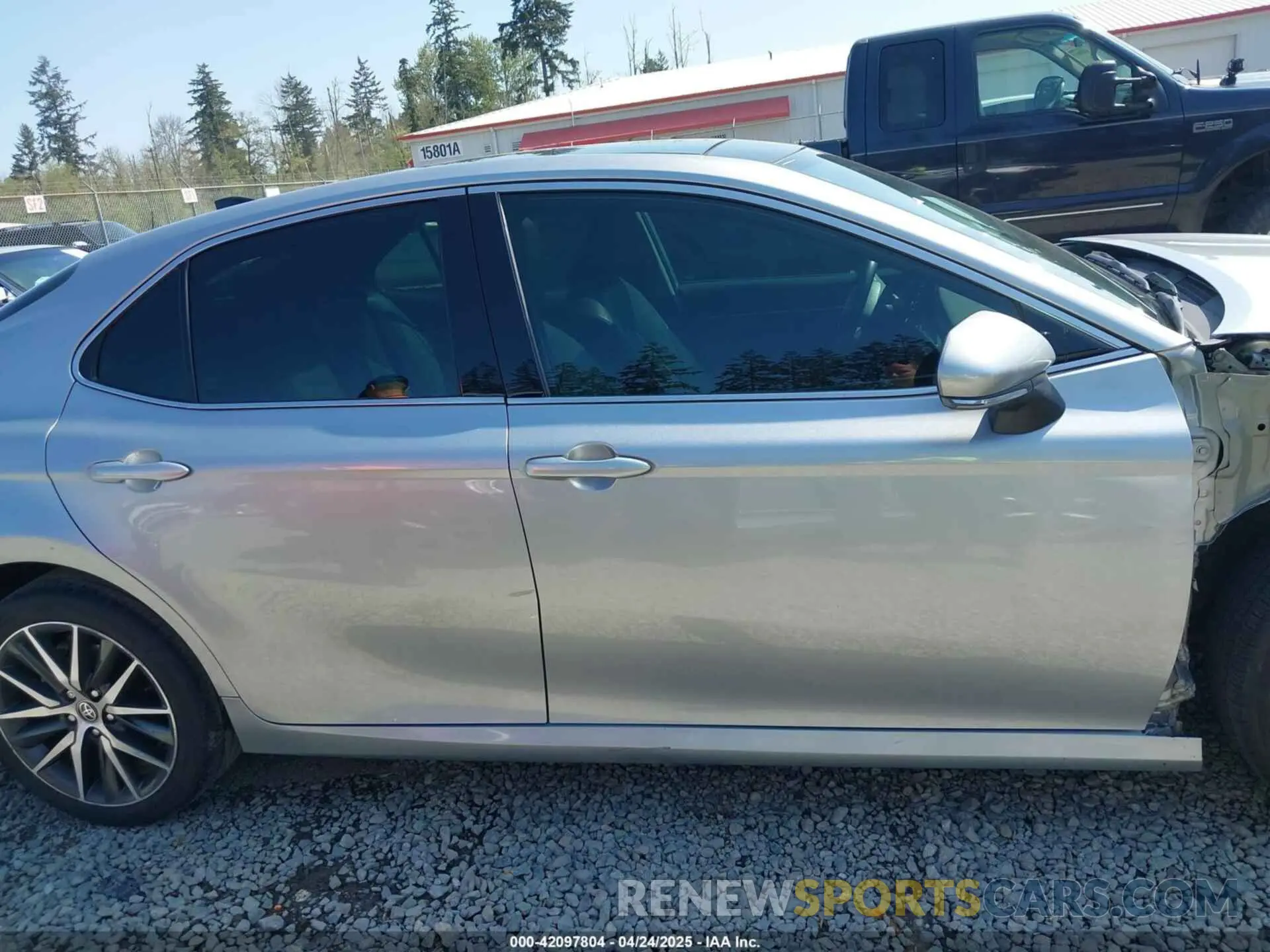 14 Photograph of a damaged car 4T1F11AK7MU616060 TOYOTA CAMRY 2021