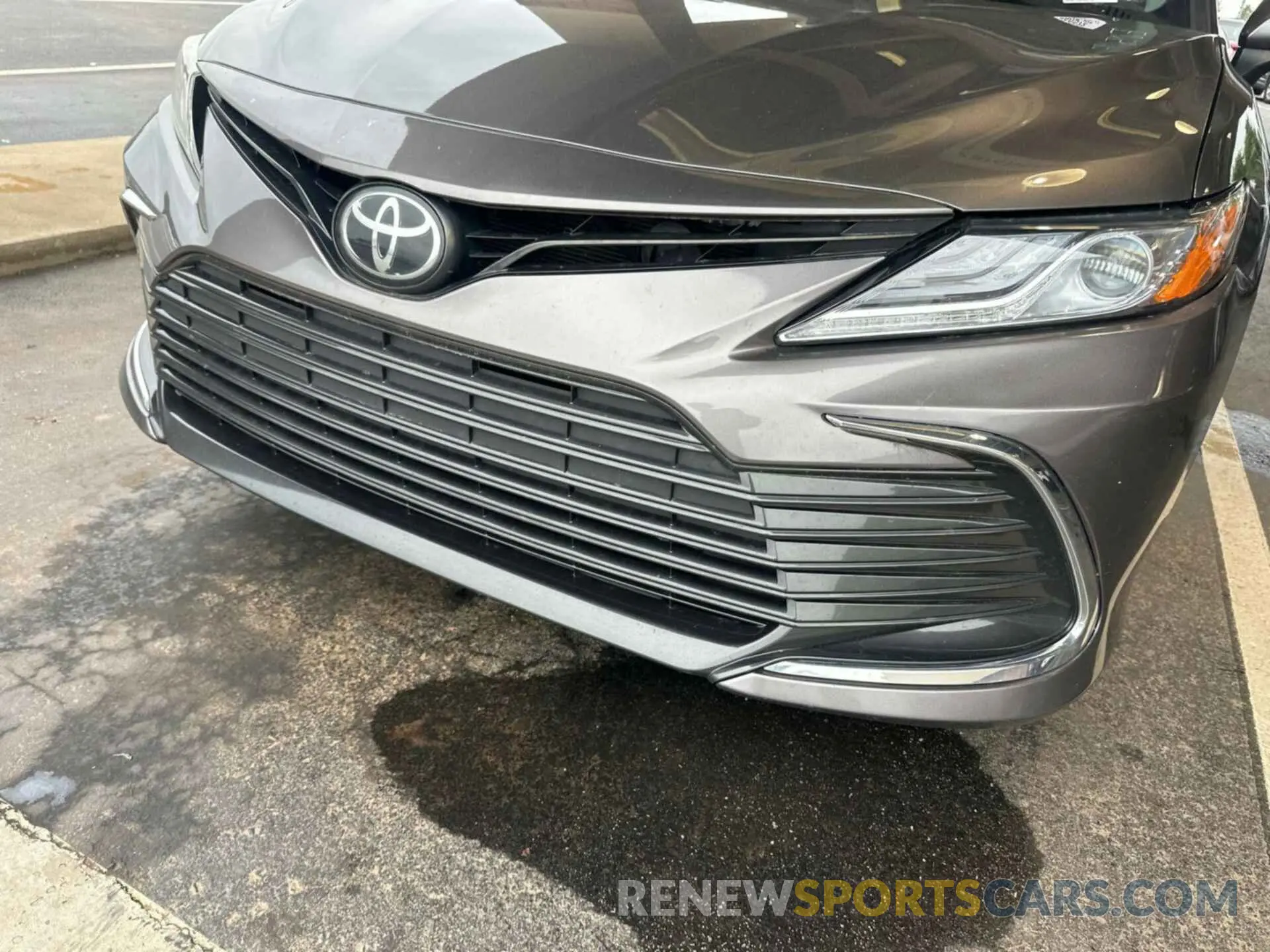 16 Photograph of a damaged car 4T1F11AK9MU551177 TOYOTA CAMRY 2021