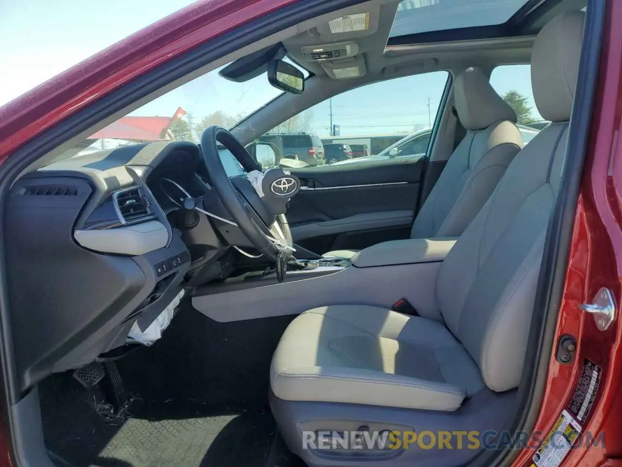 7 Photograph of a damaged car 4T1F11AKXMU576413 TOYOTA CAMRY 2021