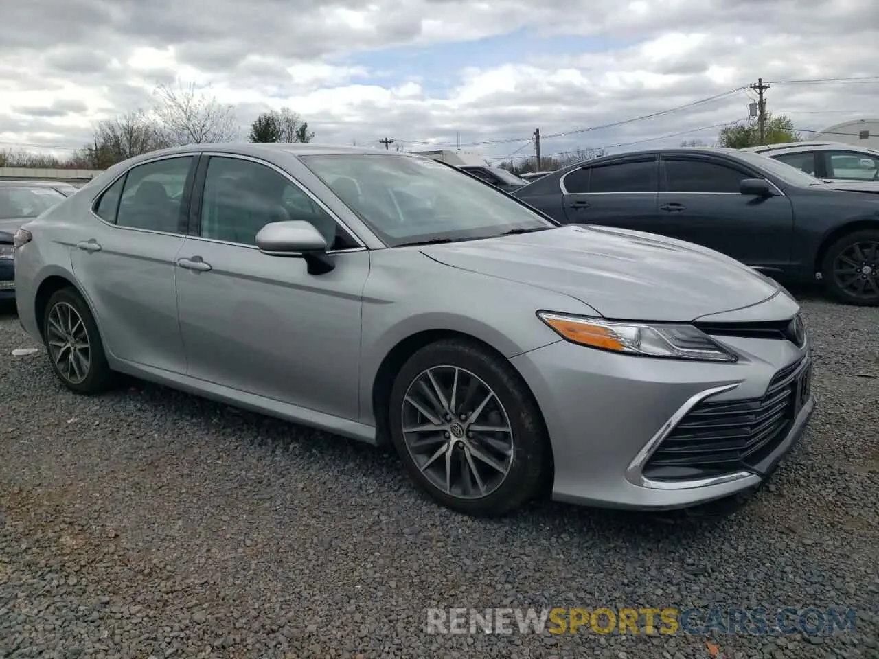 4 Photograph of a damaged car 4T1F11BK2MU027738 TOYOTA CAMRY 2021