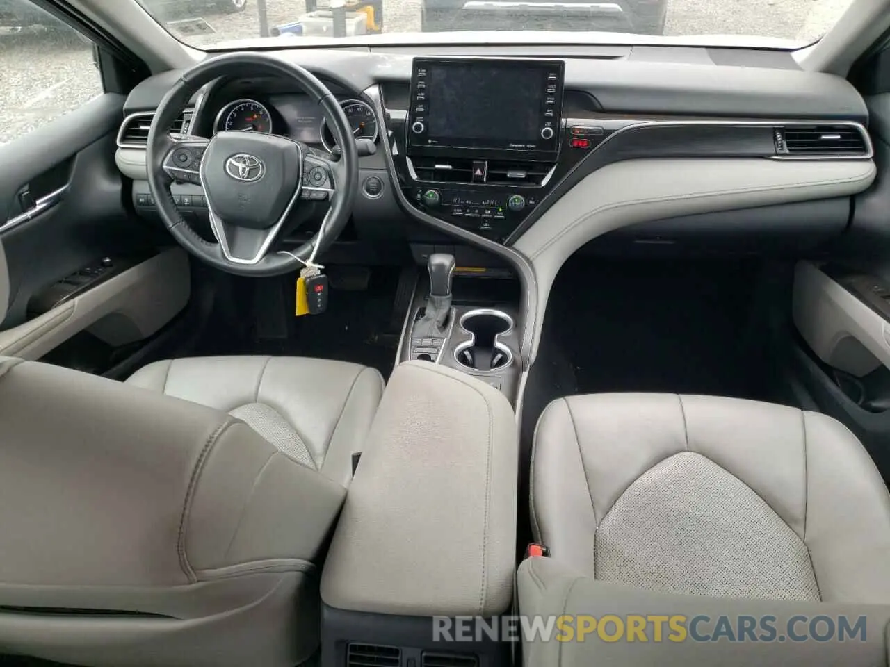 8 Photograph of a damaged car 4T1F11BK2MU027738 TOYOTA CAMRY 2021