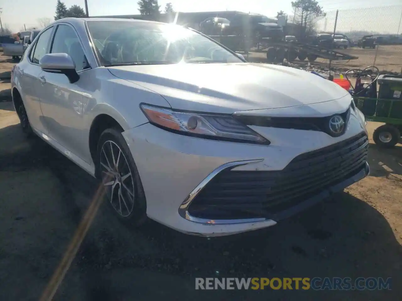 1 Photograph of a damaged car 4T1F11BK5MU040936 TOYOTA CAMRY 2021