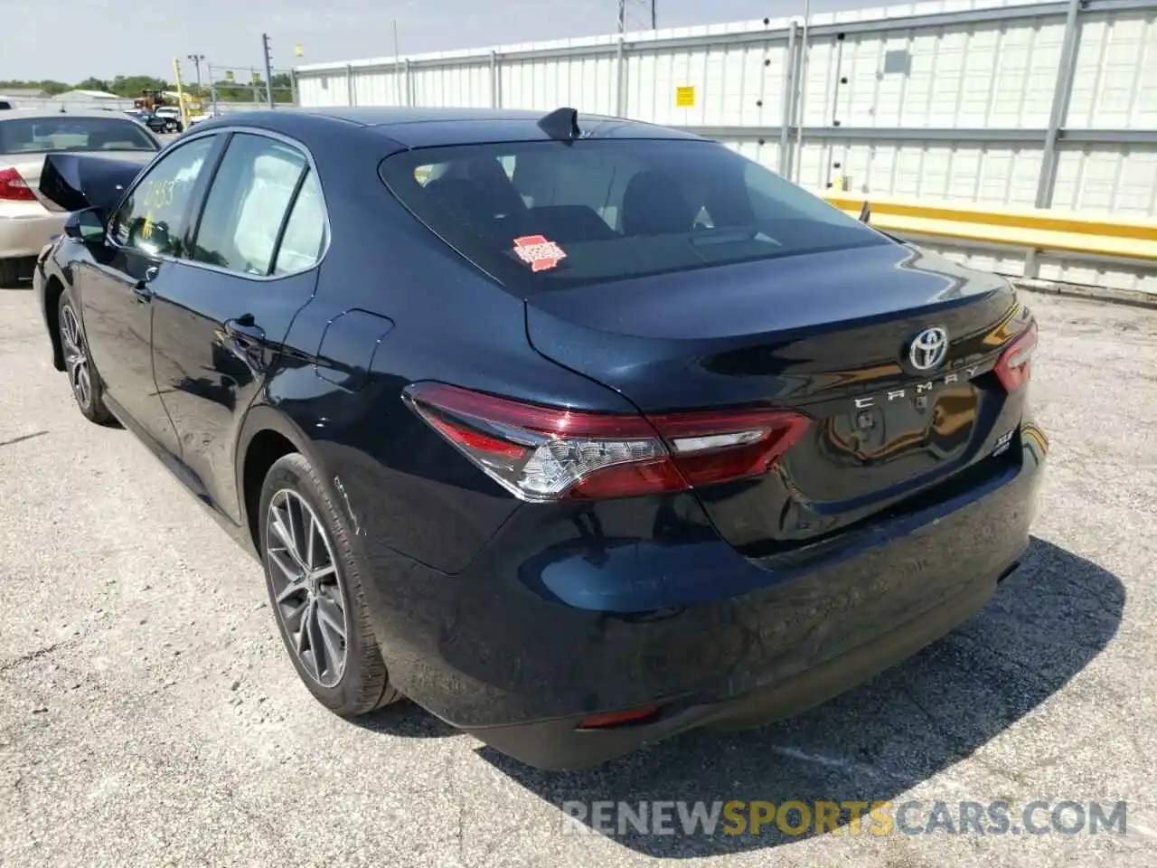 3 Photograph of a damaged car 4T1F11BK6MU029377 TOYOTA CAMRY 2021