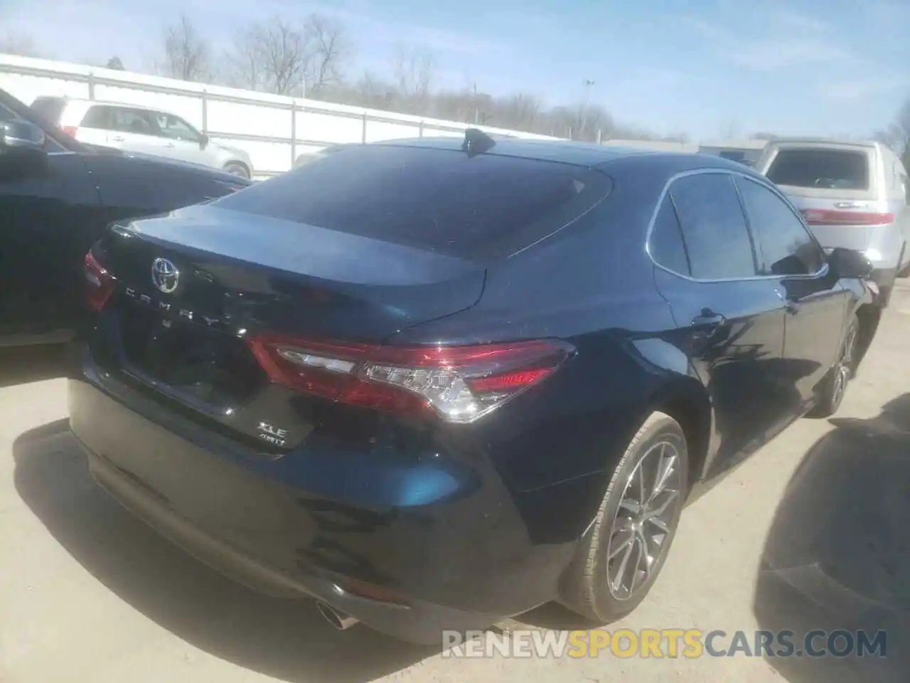 4 Photograph of a damaged car 4T1F11BK7MU036225 TOYOTA CAMRY 2021