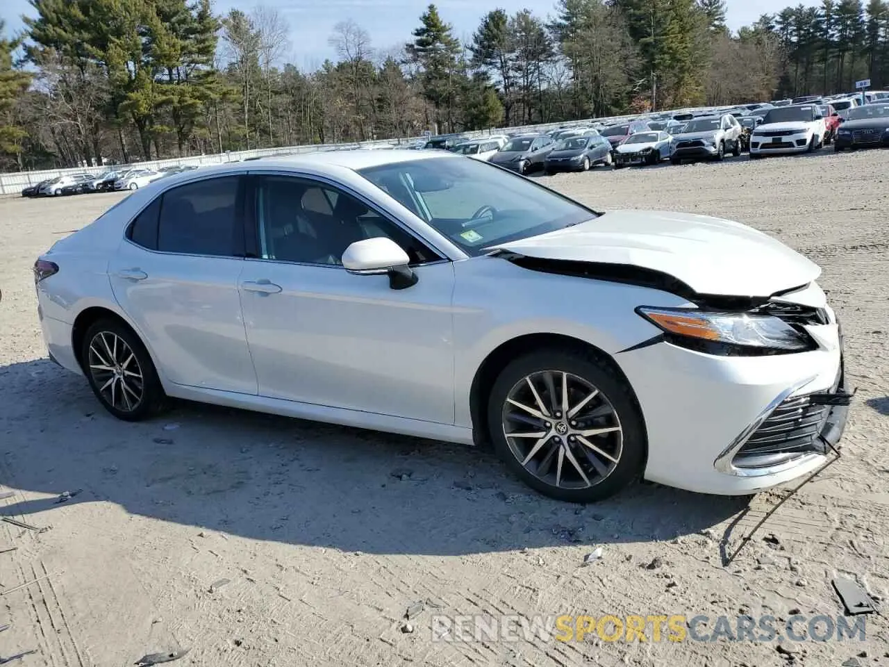 4 Photograph of a damaged car 4T1F11BK9MU043080 TOYOTA CAMRY 2021