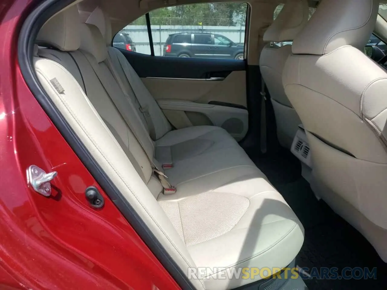 10 Photograph of a damaged car 4T1F31AK0MU020749 TOYOTA CAMRY 2021