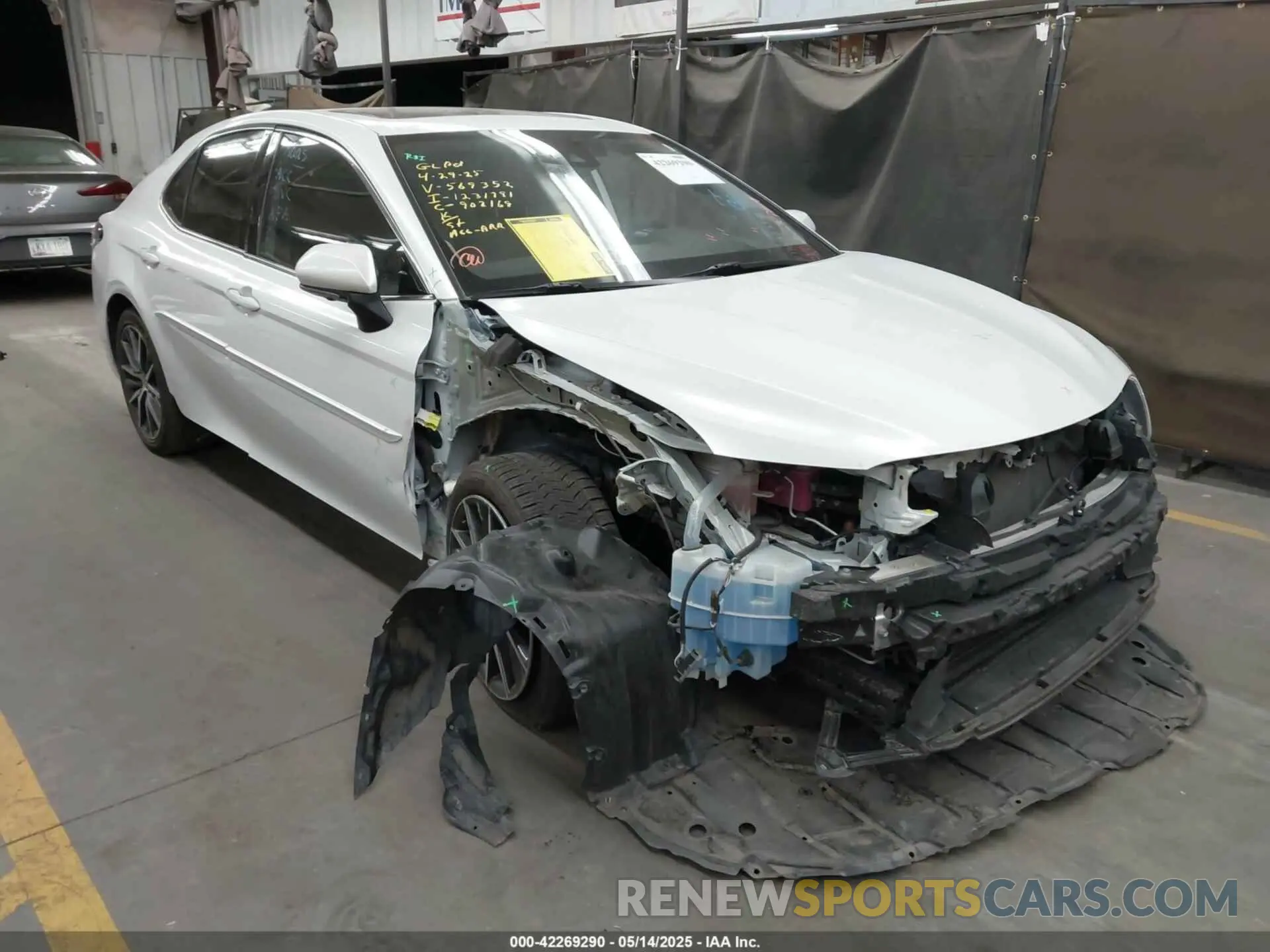1 Photograph of a damaged car 4T1F31AK0MU569352 TOYOTA CAMRY 2021