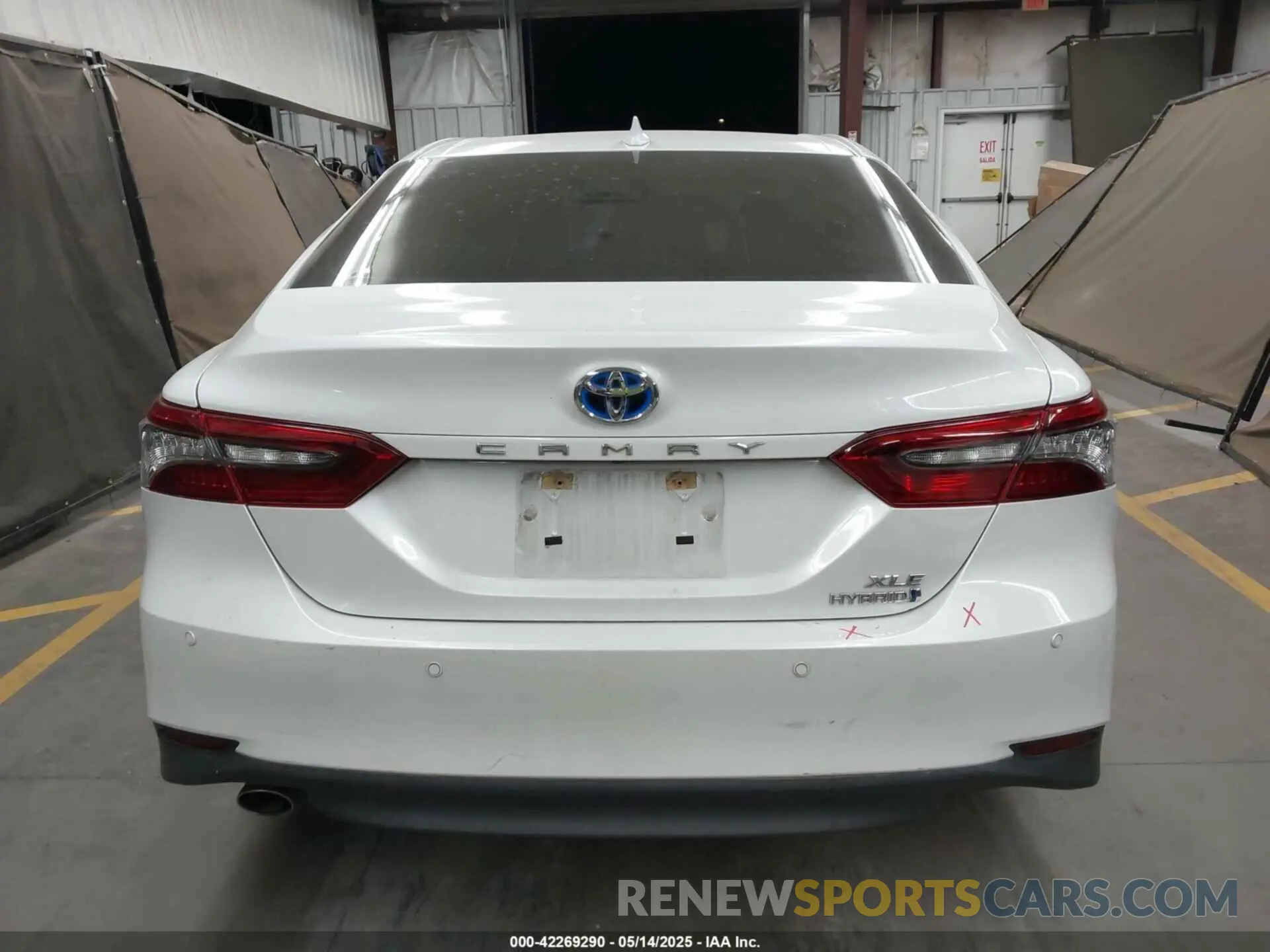 16 Photograph of a damaged car 4T1F31AK0MU569352 TOYOTA CAMRY 2021