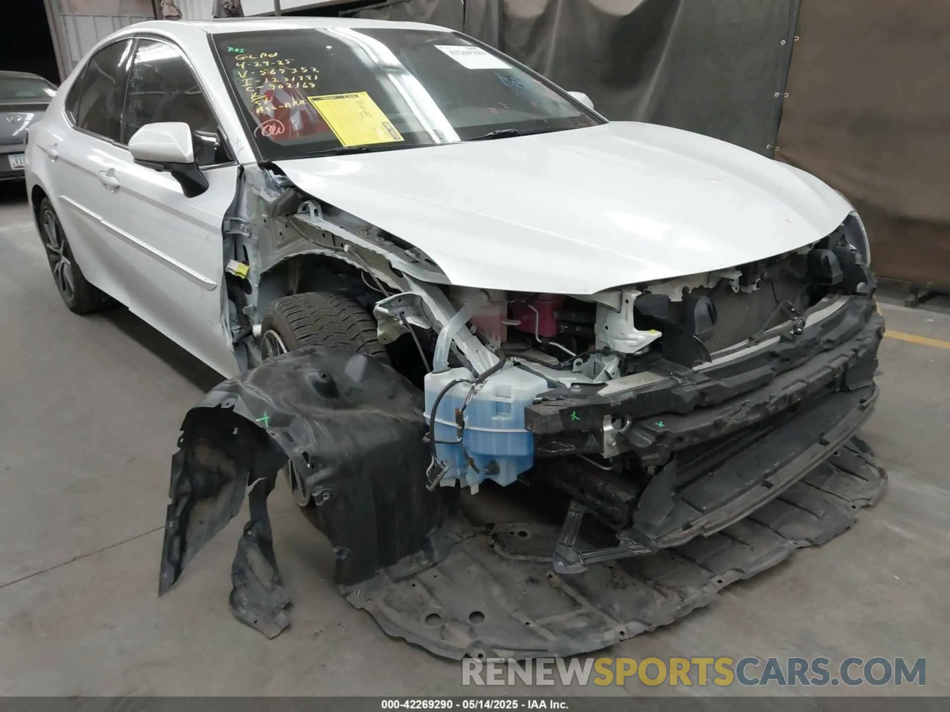 17 Photograph of a damaged car 4T1F31AK0MU569352 TOYOTA CAMRY 2021