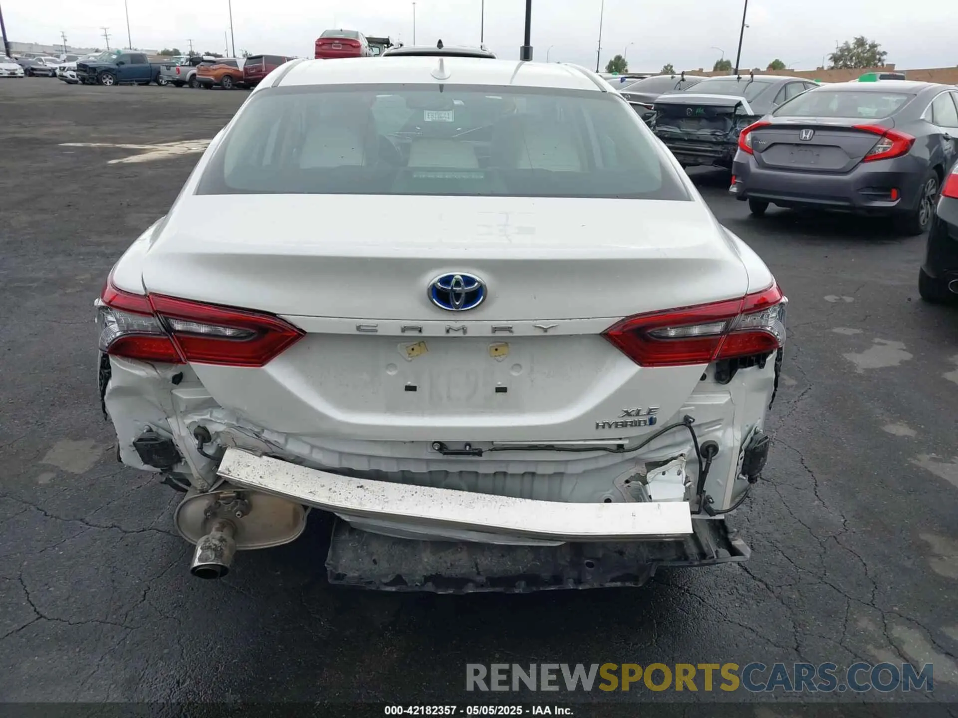 17 Photograph of a damaged car 4T1F31AK2MU019988 TOYOTA CAMRY 2021