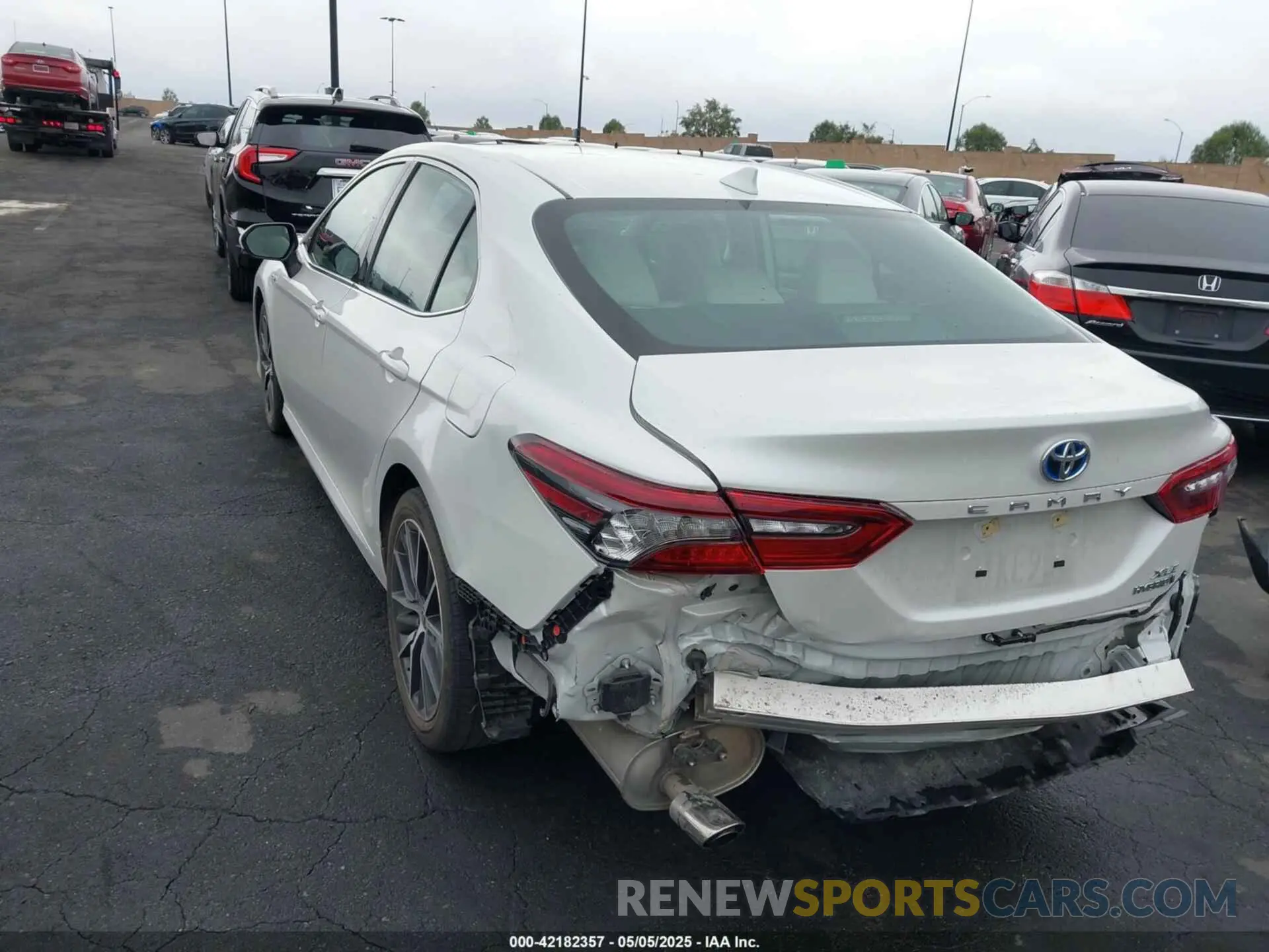 3 Photograph of a damaged car 4T1F31AK2MU019988 TOYOTA CAMRY 2021