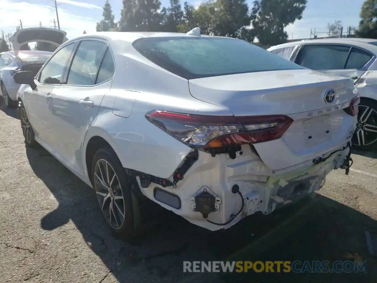 3 Photograph of a damaged car 4T1F31AK3MU021409 TOYOTA CAMRY 2021