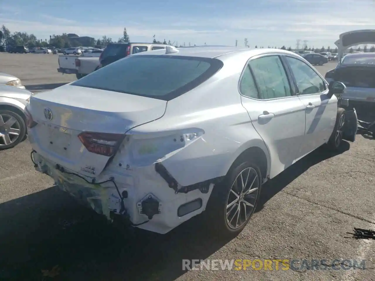 4 Photograph of a damaged car 4T1F31AK3MU021409 TOYOTA CAMRY 2021