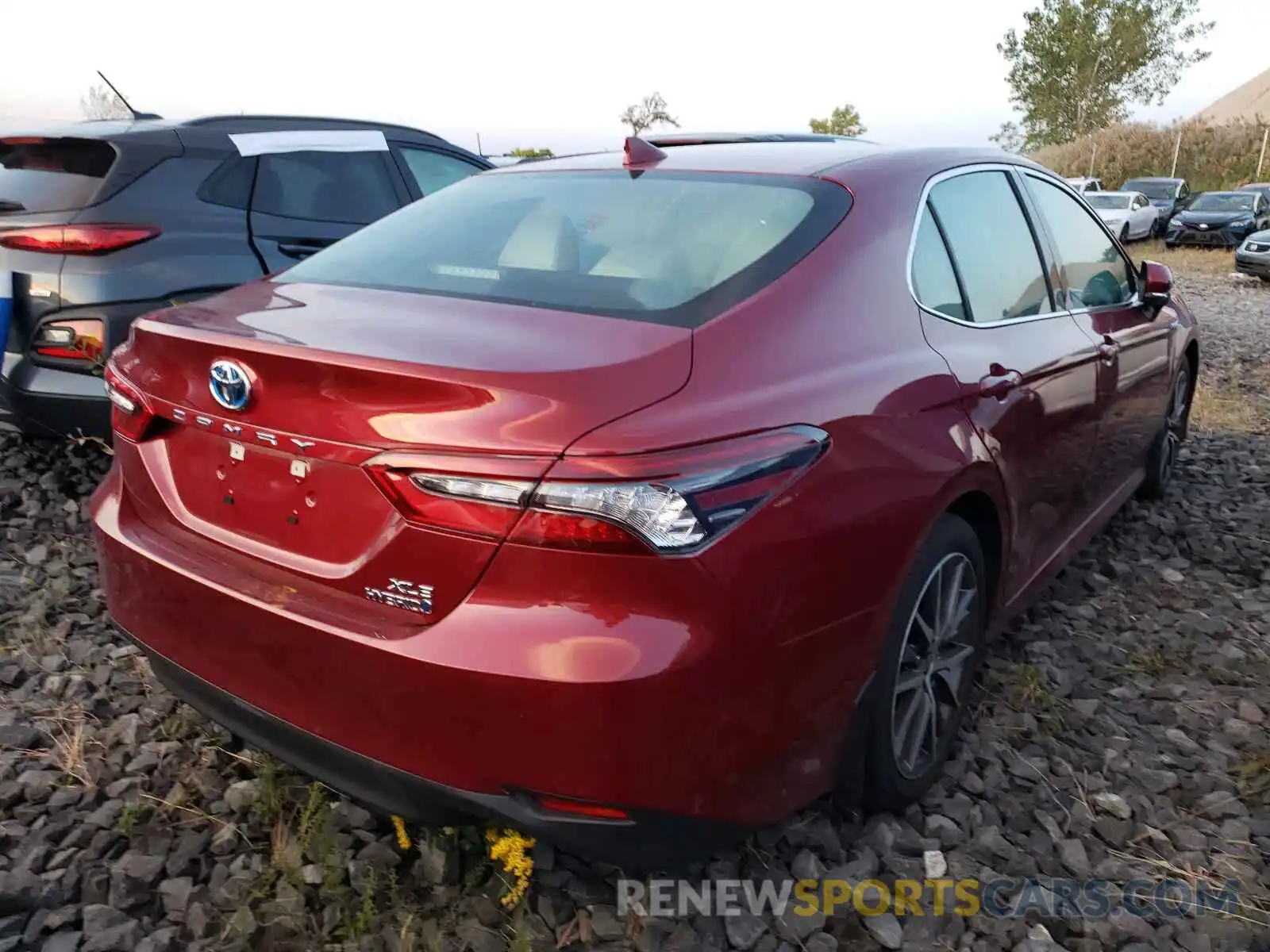 4 Photograph of a damaged car 4T1F31AK3MU023368 TOYOTA CAMRY 2021