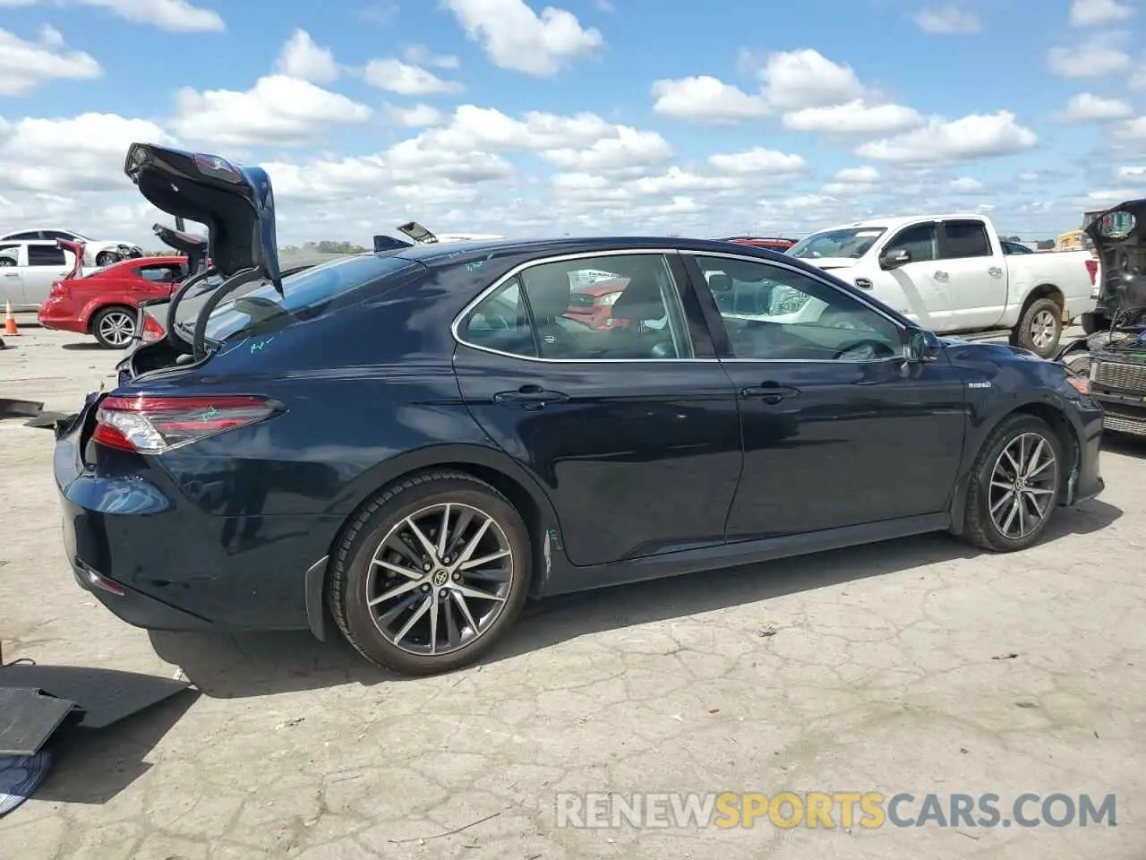 3 Photograph of a damaged car 4T1F31AK4MU024870 TOYOTA CAMRY 2021
