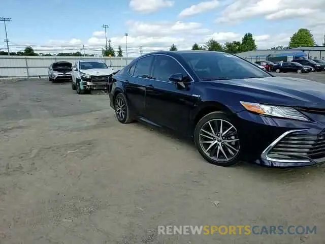 13 Photograph of a damaged car 4T1F31AK4MU560685 TOYOTA CAMRY 2021
