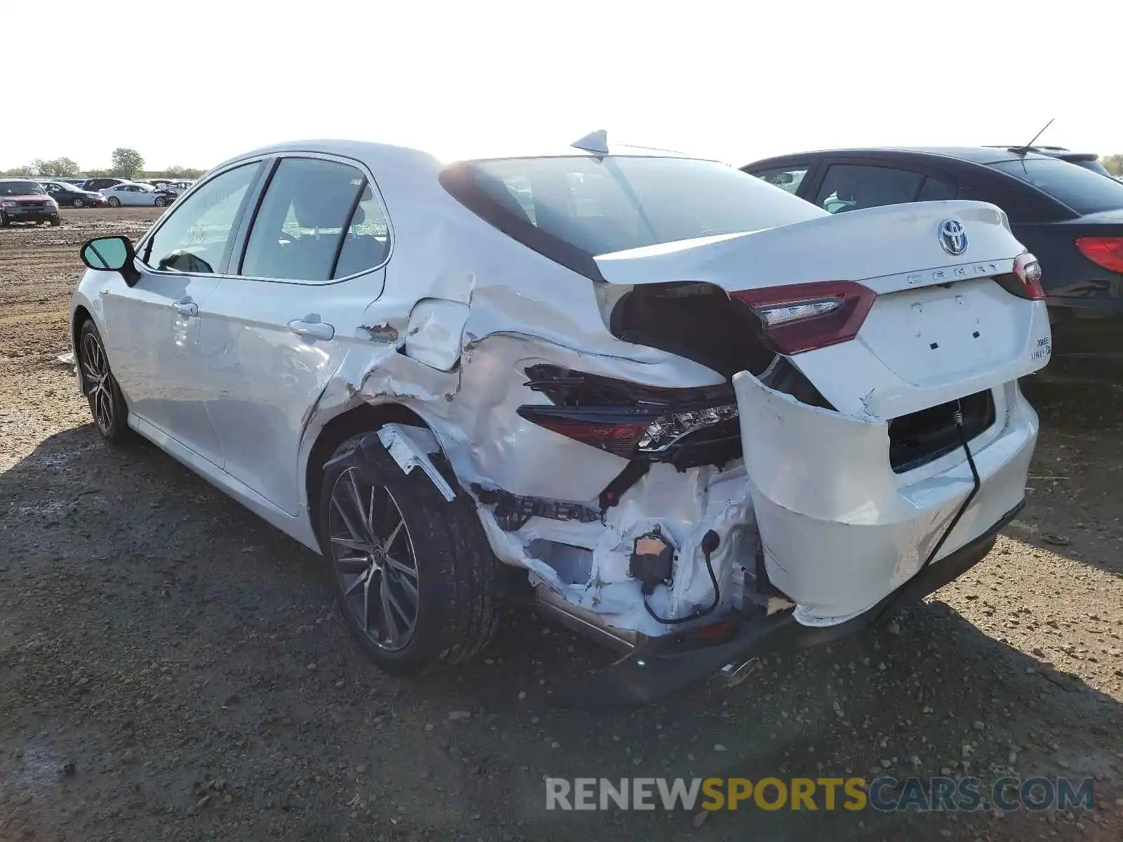 3 Photograph of a damaged car 4T1F31AK5MU027115 TOYOTA CAMRY 2021