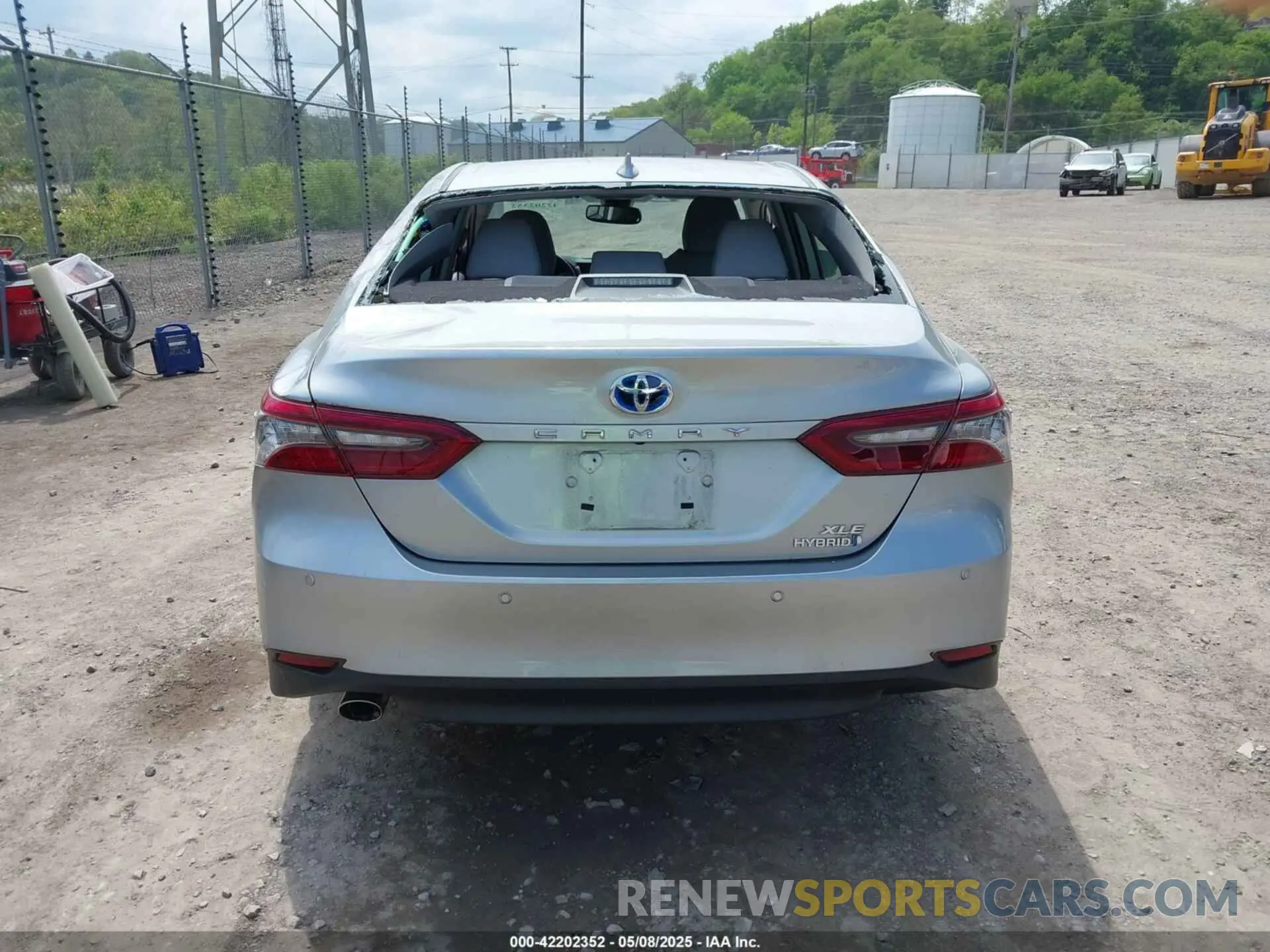 16 Photograph of a damaged car 4T1F31AK6MU547145 TOYOTA CAMRY 2021