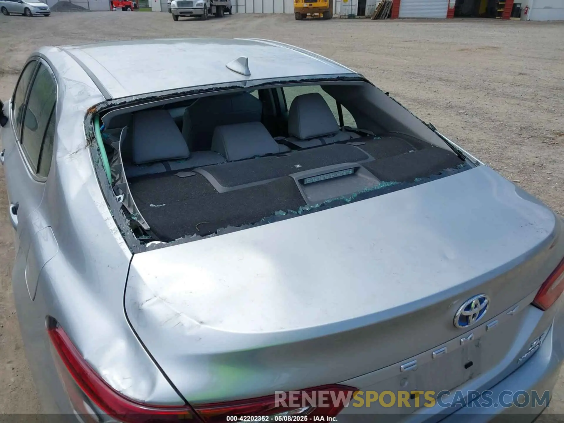 6 Photograph of a damaged car 4T1F31AK6MU547145 TOYOTA CAMRY 2021