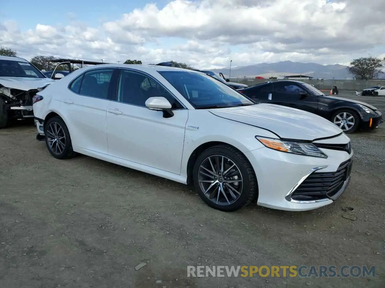 4 Photograph of a damaged car 4T1F31AK7MU567291 TOYOTA CAMRY 2021