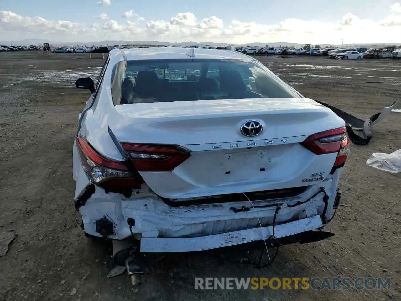 6 Photograph of a damaged car 4T1F31AK7MU567291 TOYOTA CAMRY 2021