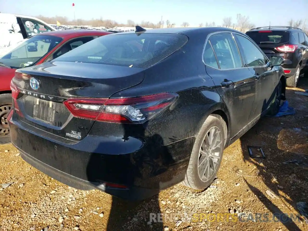 4 Photograph of a damaged car 4T1F31AK8MU547700 TOYOTA CAMRY 2021