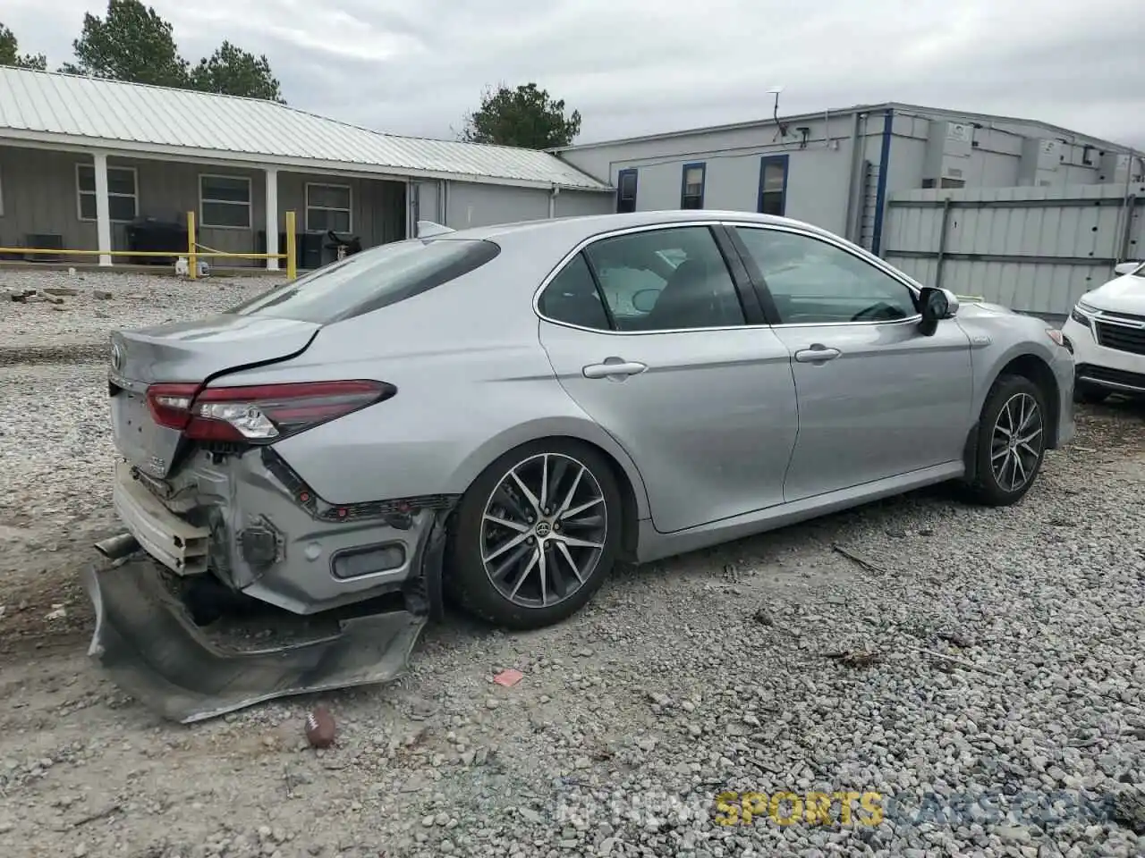 3 Photograph of a damaged car 4T1F31AK8MU556011 TOYOTA CAMRY 2021