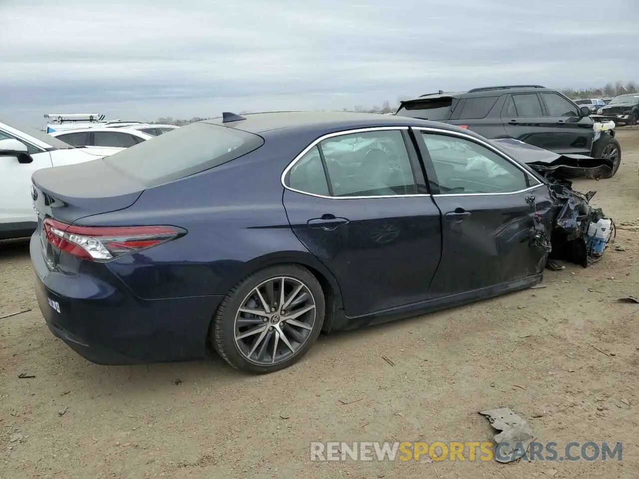 3 Photograph of a damaged car 4T1F31AK8MU560480 TOYOTA CAMRY 2021