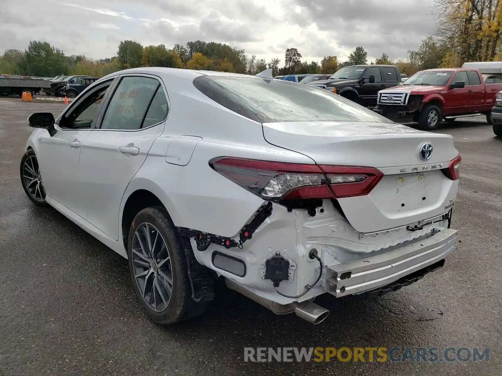 3 Photograph of a damaged car 4T1F31AK8MU561483 TOYOTA CAMRY 2021