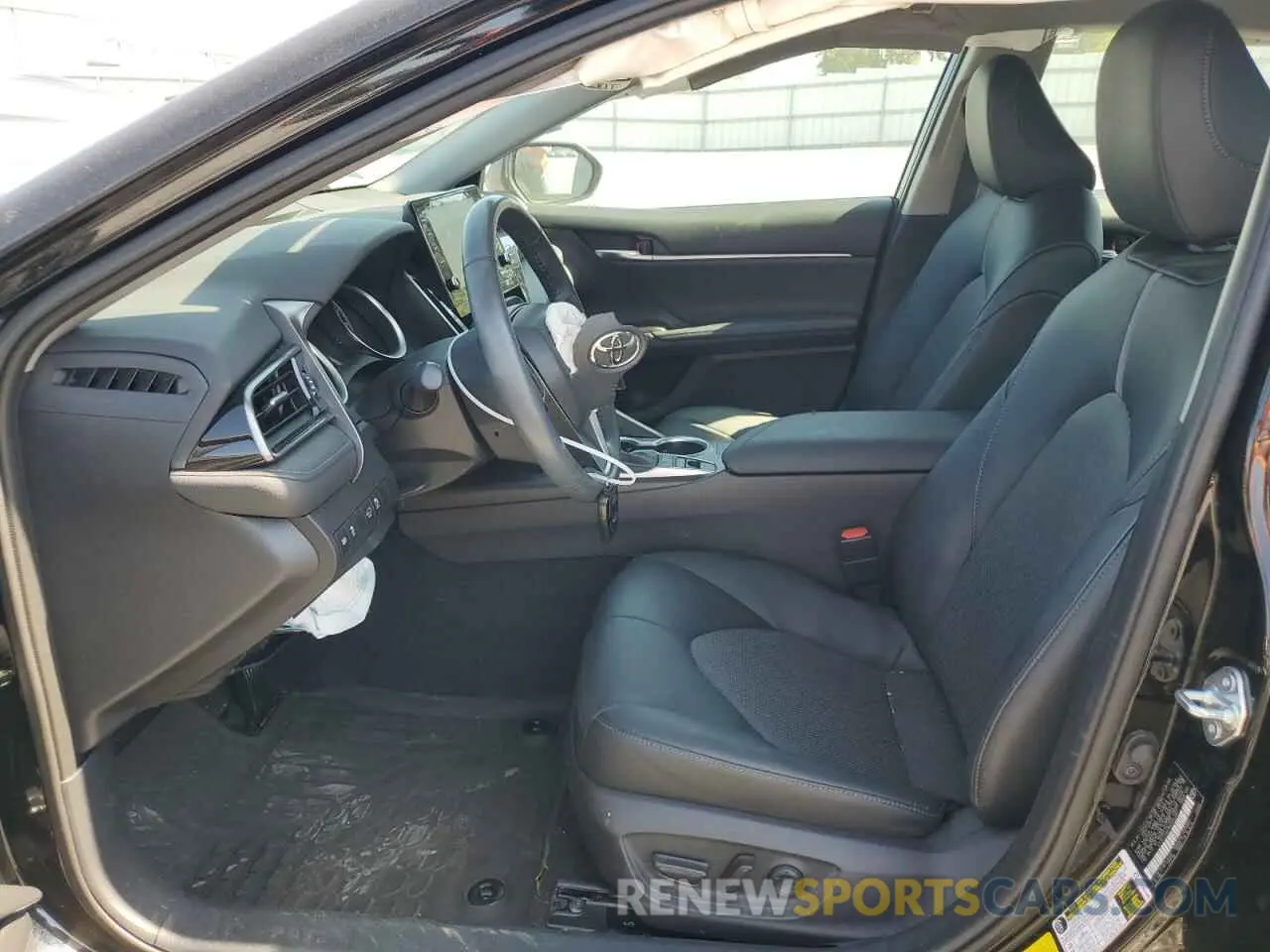 7 Photograph of a damaged car 4T1F31AK9MU555787 TOYOTA CAMRY 2021
