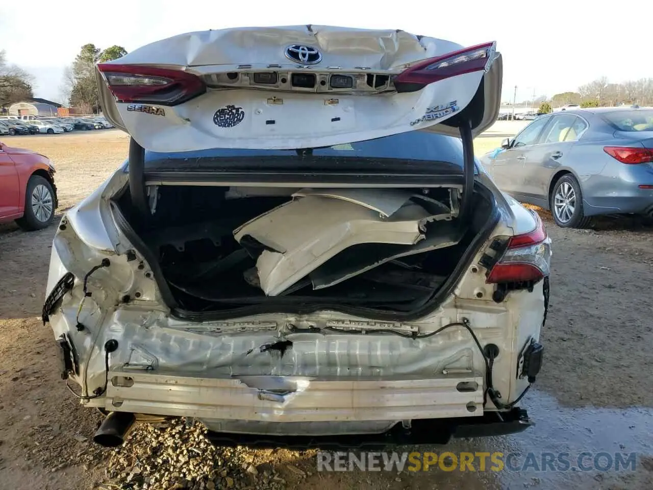 6 Photograph of a damaged car 4T1F31AK9MU559337 TOYOTA CAMRY 2021