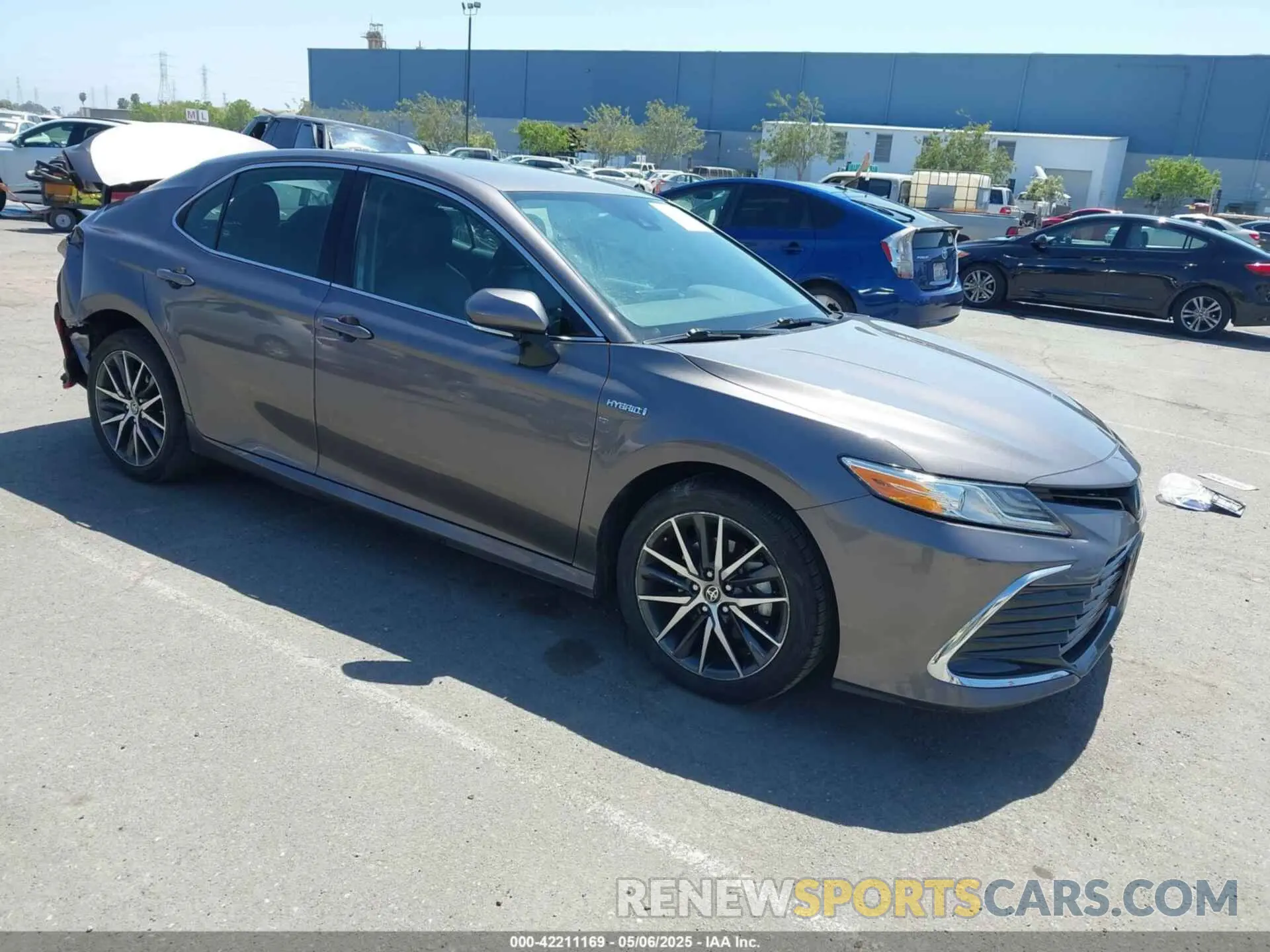 1 Photograph of a damaged car 4T1F31AK9MU560049 TOYOTA CAMRY 2021