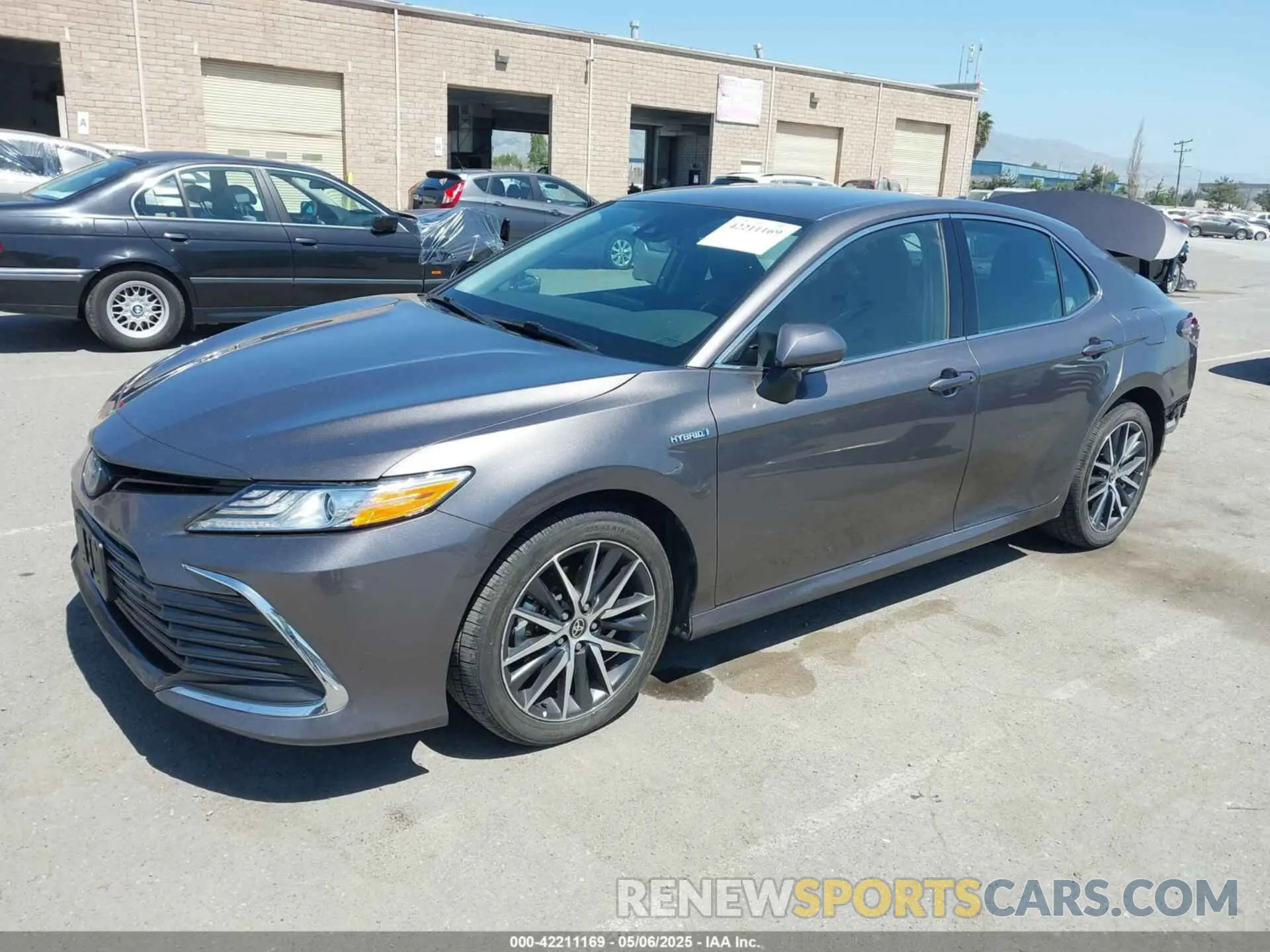 2 Photograph of a damaged car 4T1F31AK9MU560049 TOYOTA CAMRY 2021