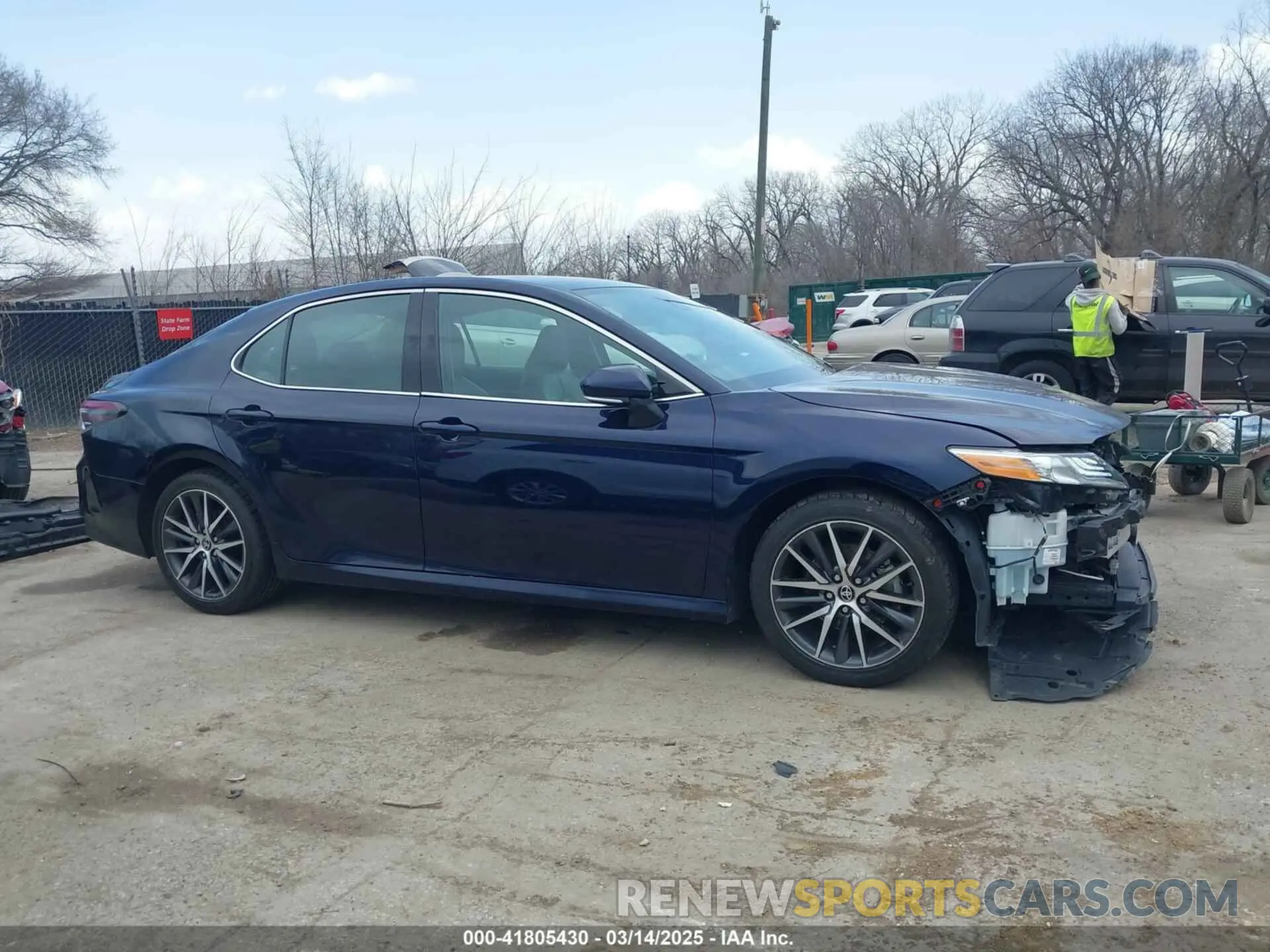 14 Photograph of a damaged car 4T1F31AK9MU568068 TOYOTA CAMRY 2021