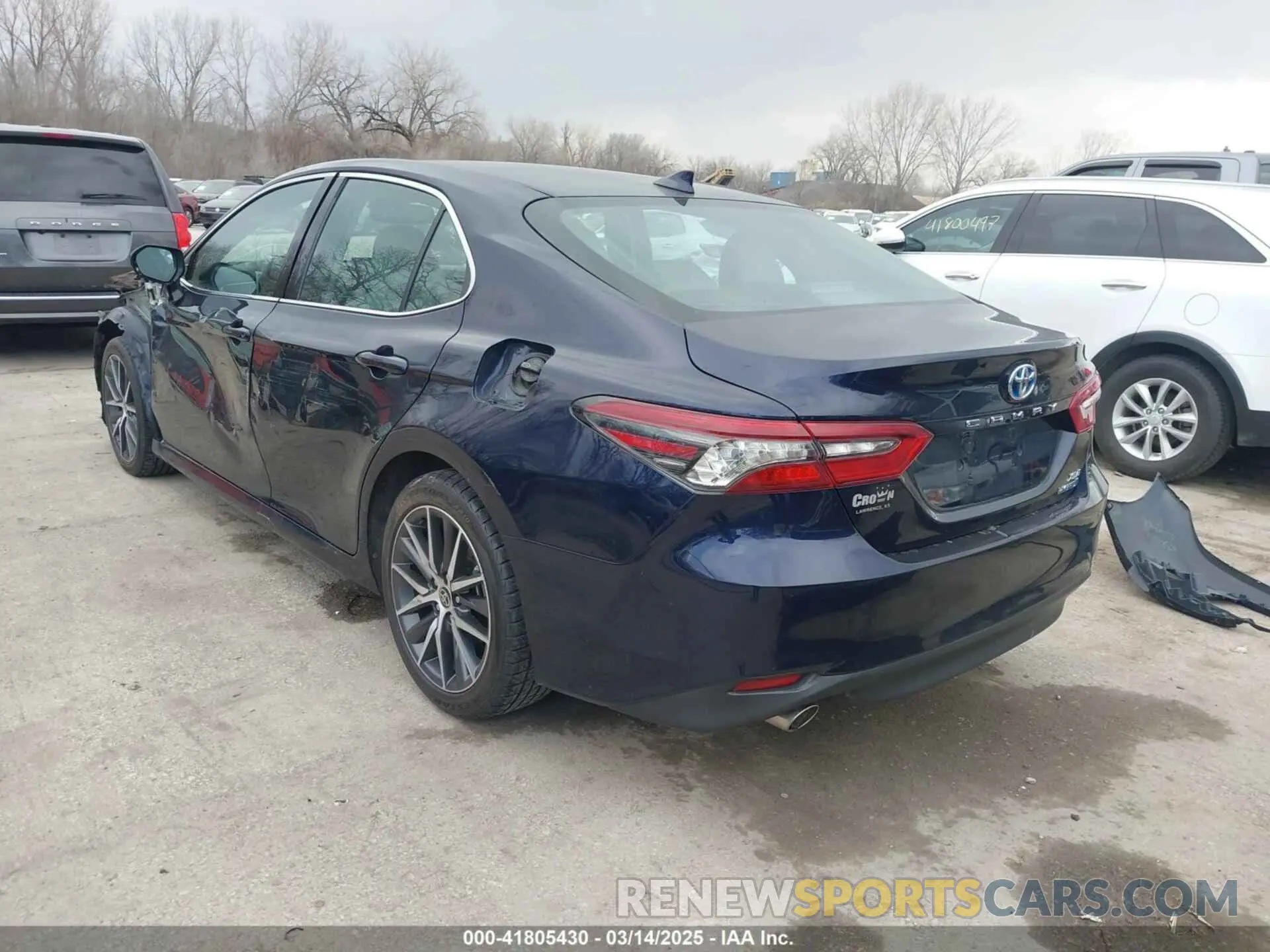 3 Photograph of a damaged car 4T1F31AK9MU568068 TOYOTA CAMRY 2021