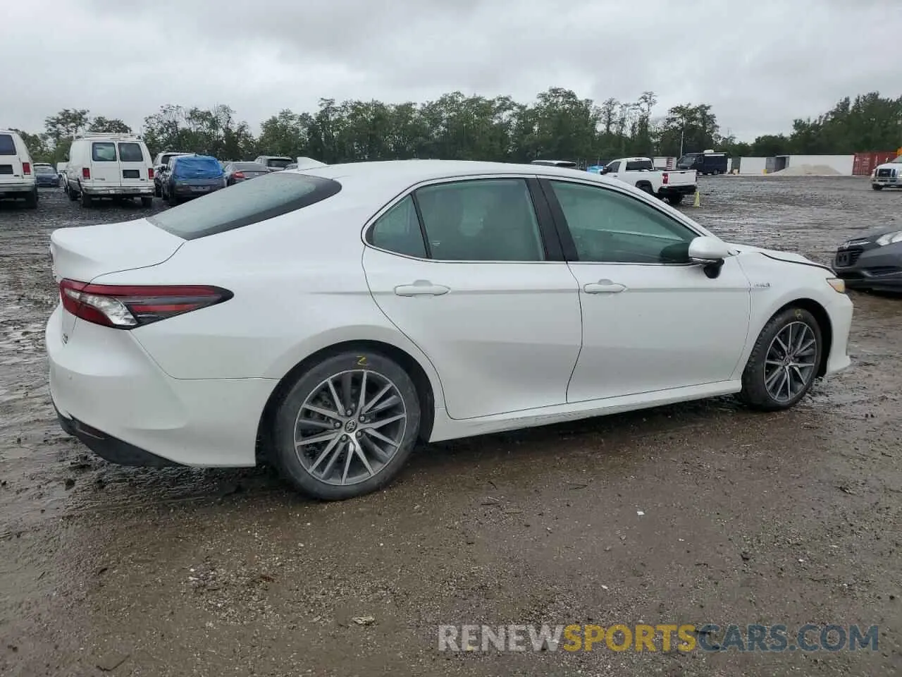 3 Photograph of a damaged car 4T1F31AKXMU547228 TOYOTA CAMRY 2021