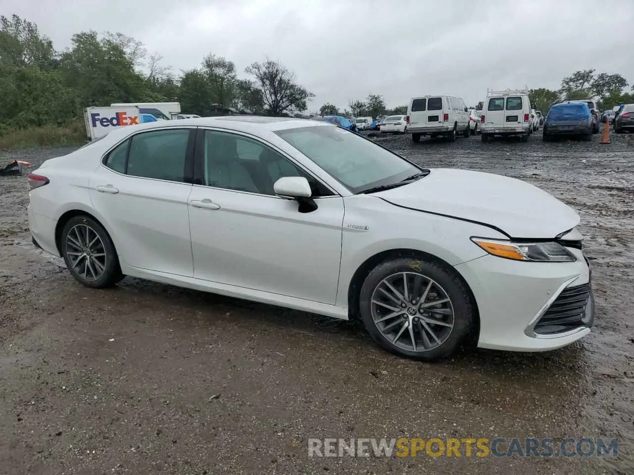 4 Photograph of a damaged car 4T1F31AKXMU547228 TOYOTA CAMRY 2021