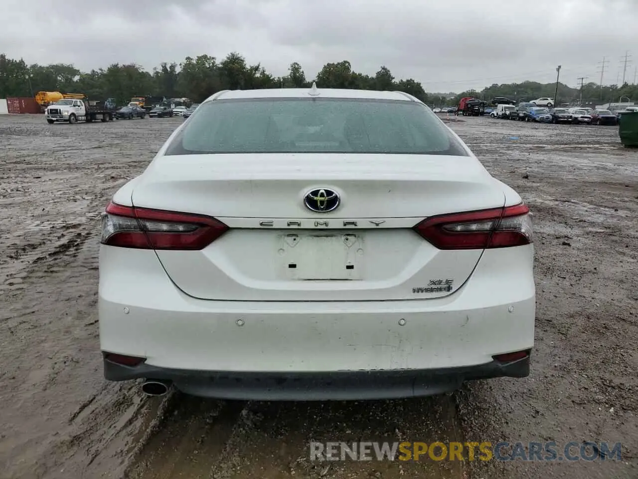 6 Photograph of a damaged car 4T1F31AKXMU547228 TOYOTA CAMRY 2021