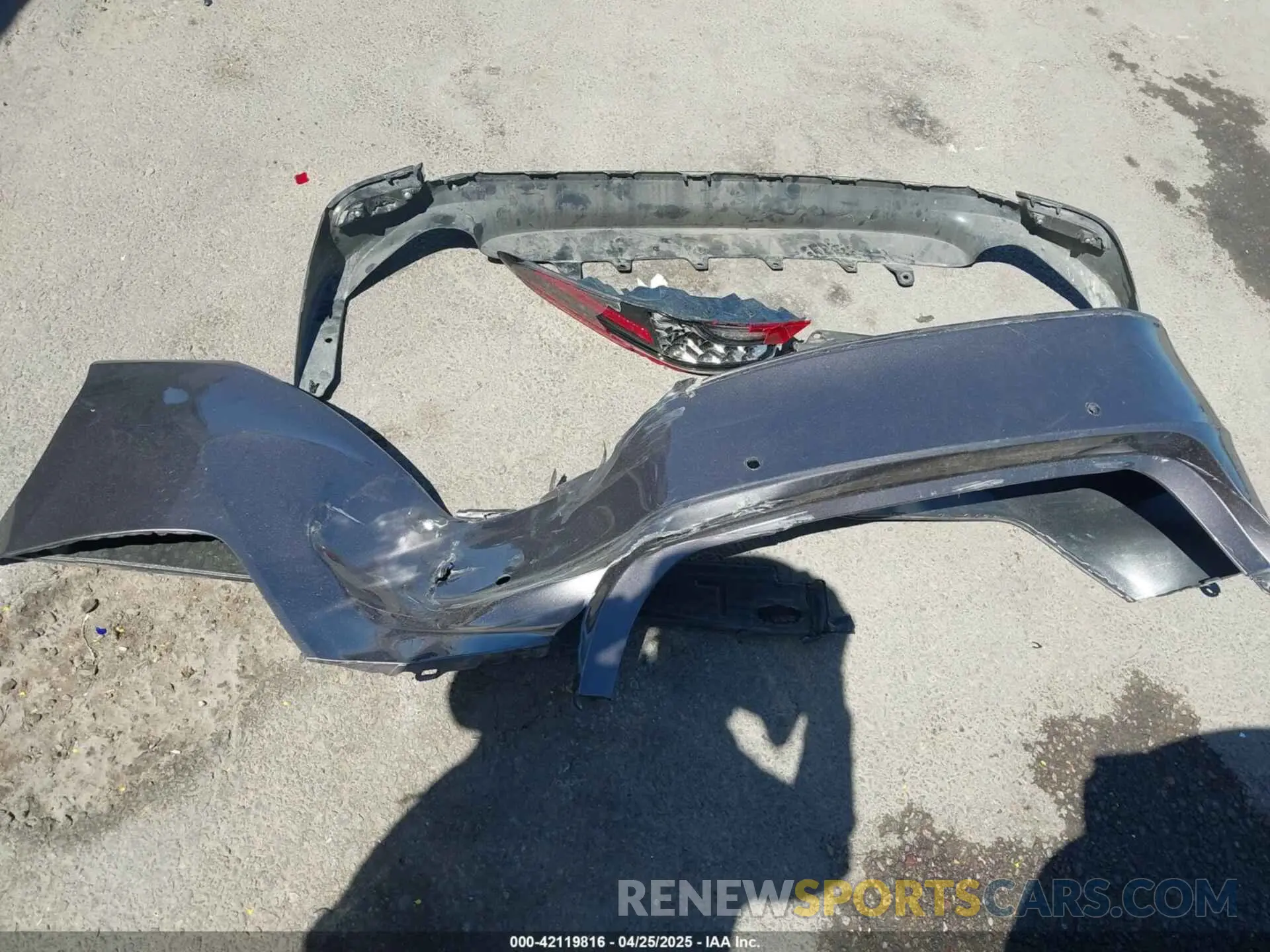 12 Photograph of a damaged car 4T1F31AKXMU565647 TOYOTA CAMRY 2021