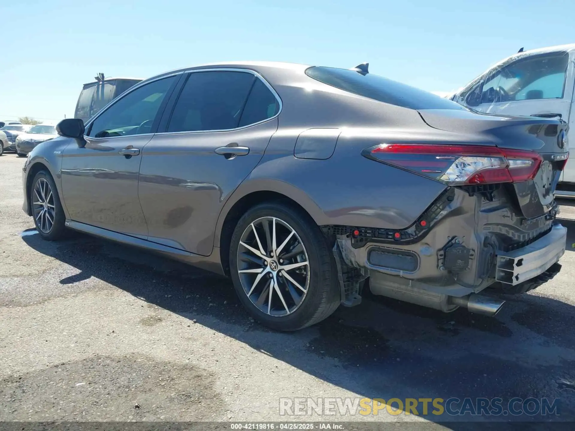 3 Photograph of a damaged car 4T1F31AKXMU565647 TOYOTA CAMRY 2021