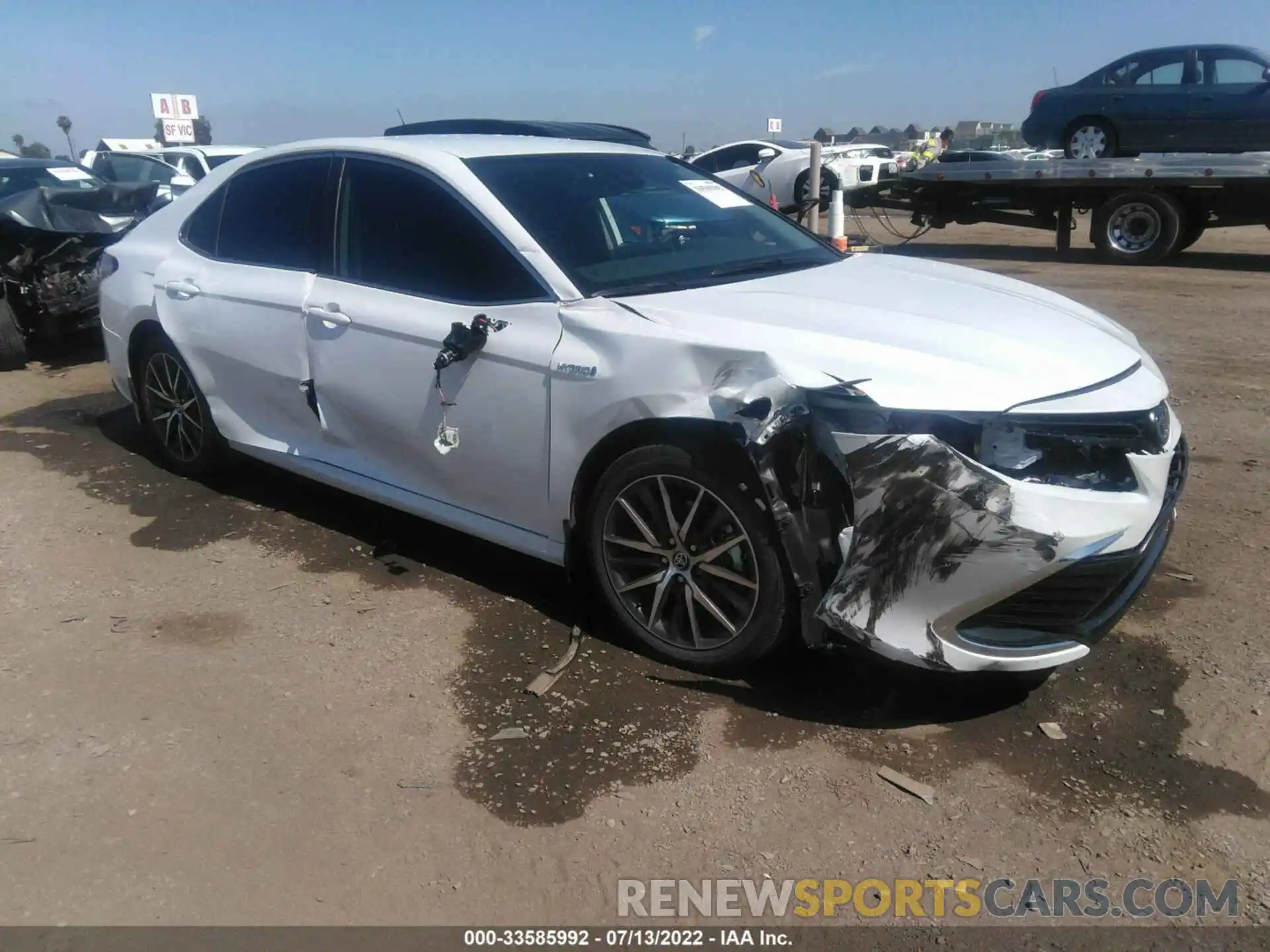 1 Photograph of a damaged car 4T1F31AKXMU568208 TOYOTA CAMRY 2021