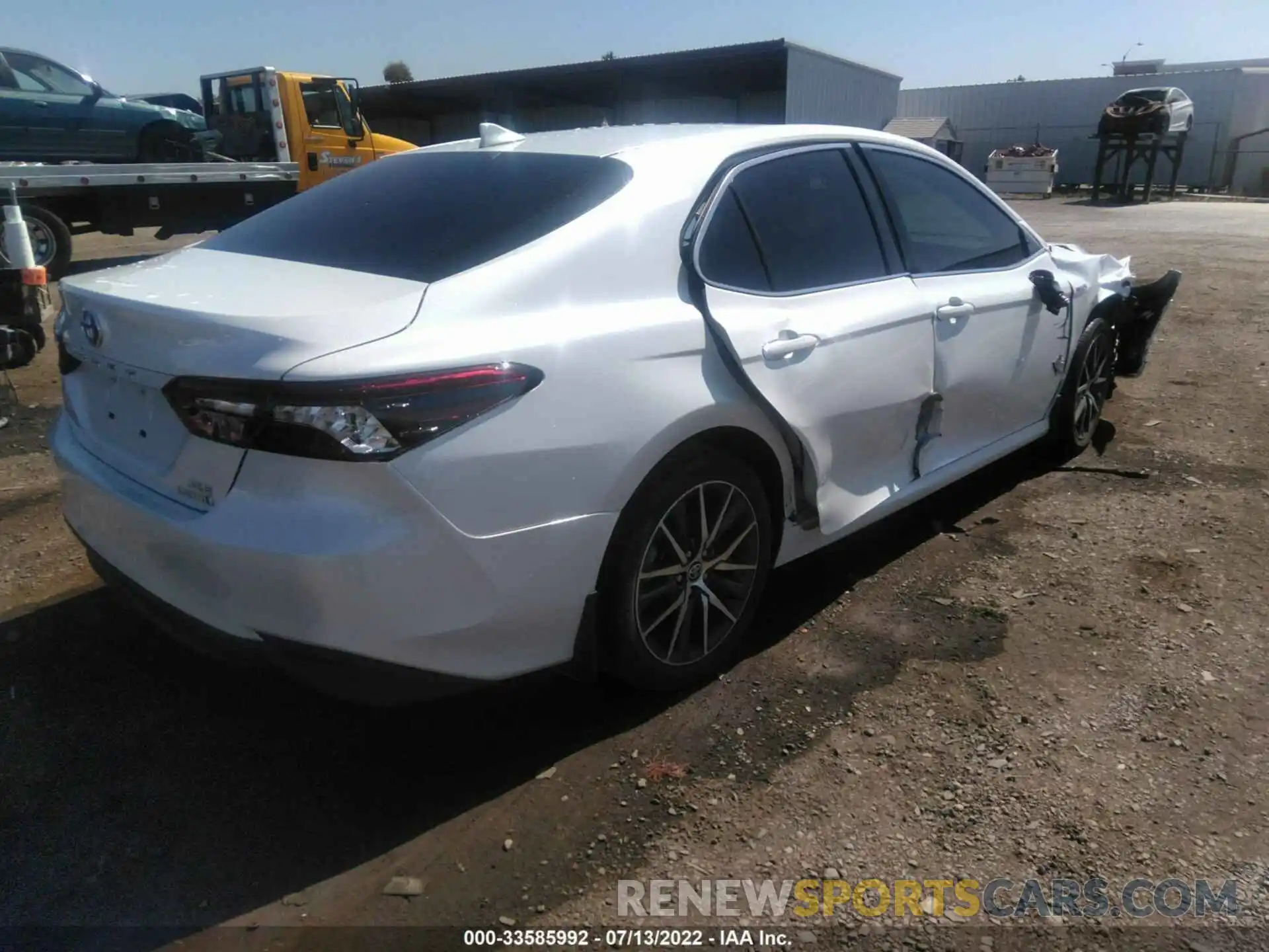 4 Photograph of a damaged car 4T1F31AKXMU568208 TOYOTA CAMRY 2021